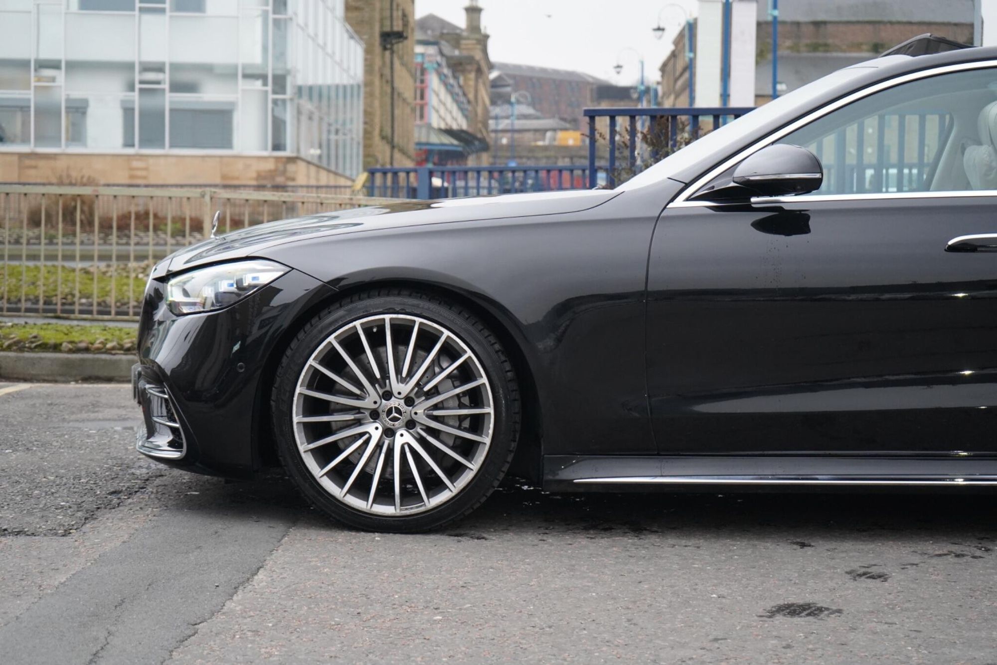 MERCEDES-BENZ S CLASS DIESEL SALOON S350d L AMG Line Premium Plus 4dr 9G-Tronic for sale UK - Slide 10