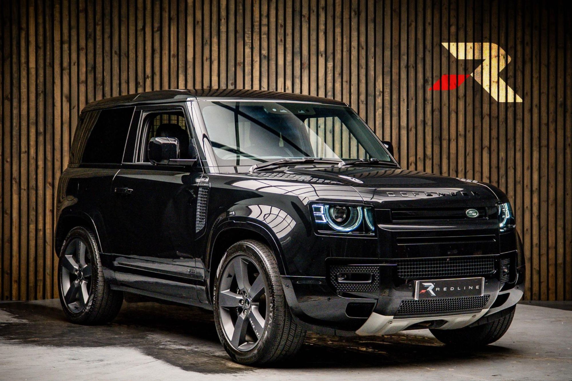 LAND ROVER DEFENDER ESTATE 5.0 P525 V8 90 3dr Auto