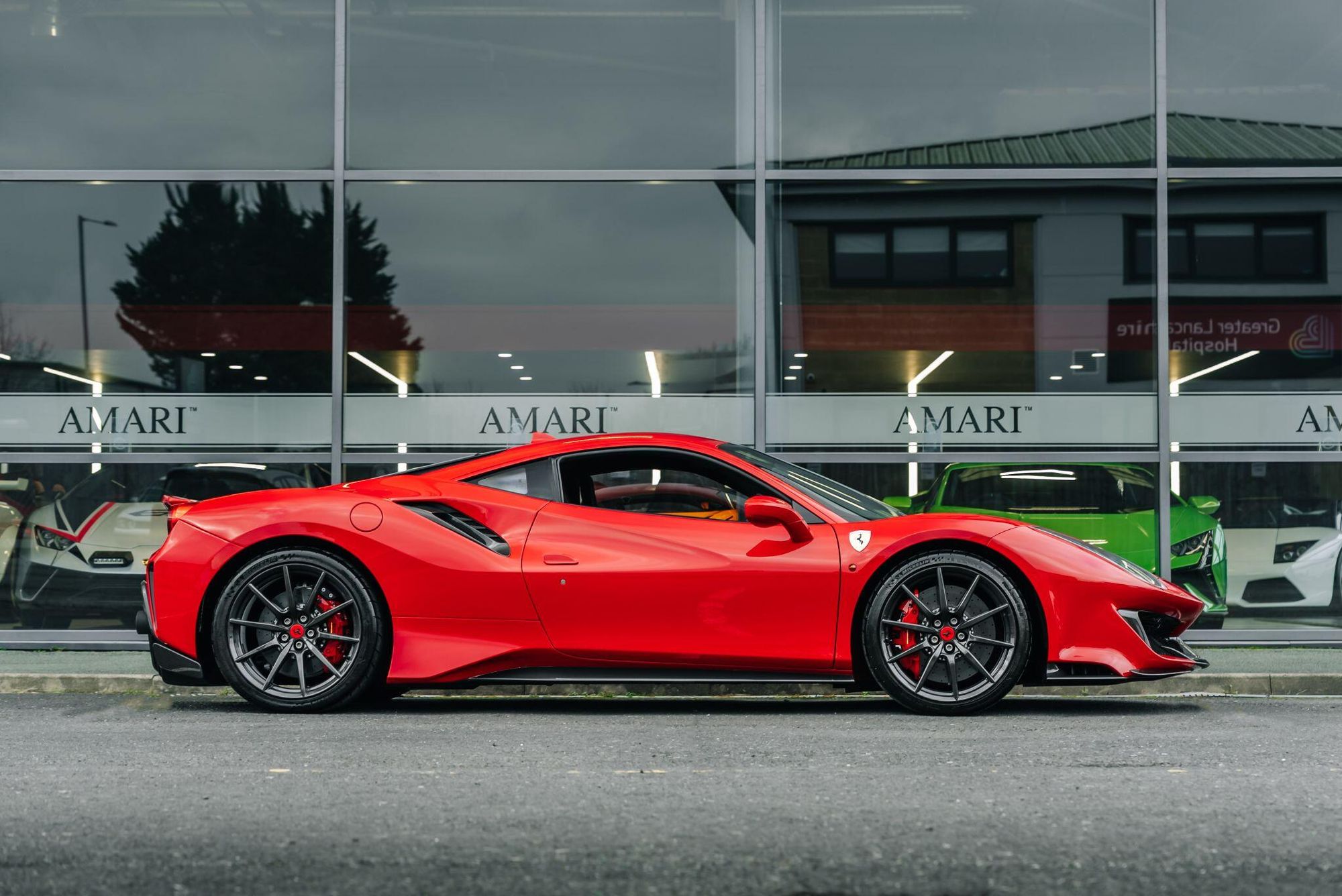 FERRARI 488 PISTA COUPE 2dr Auto for sale UK - Slide 3