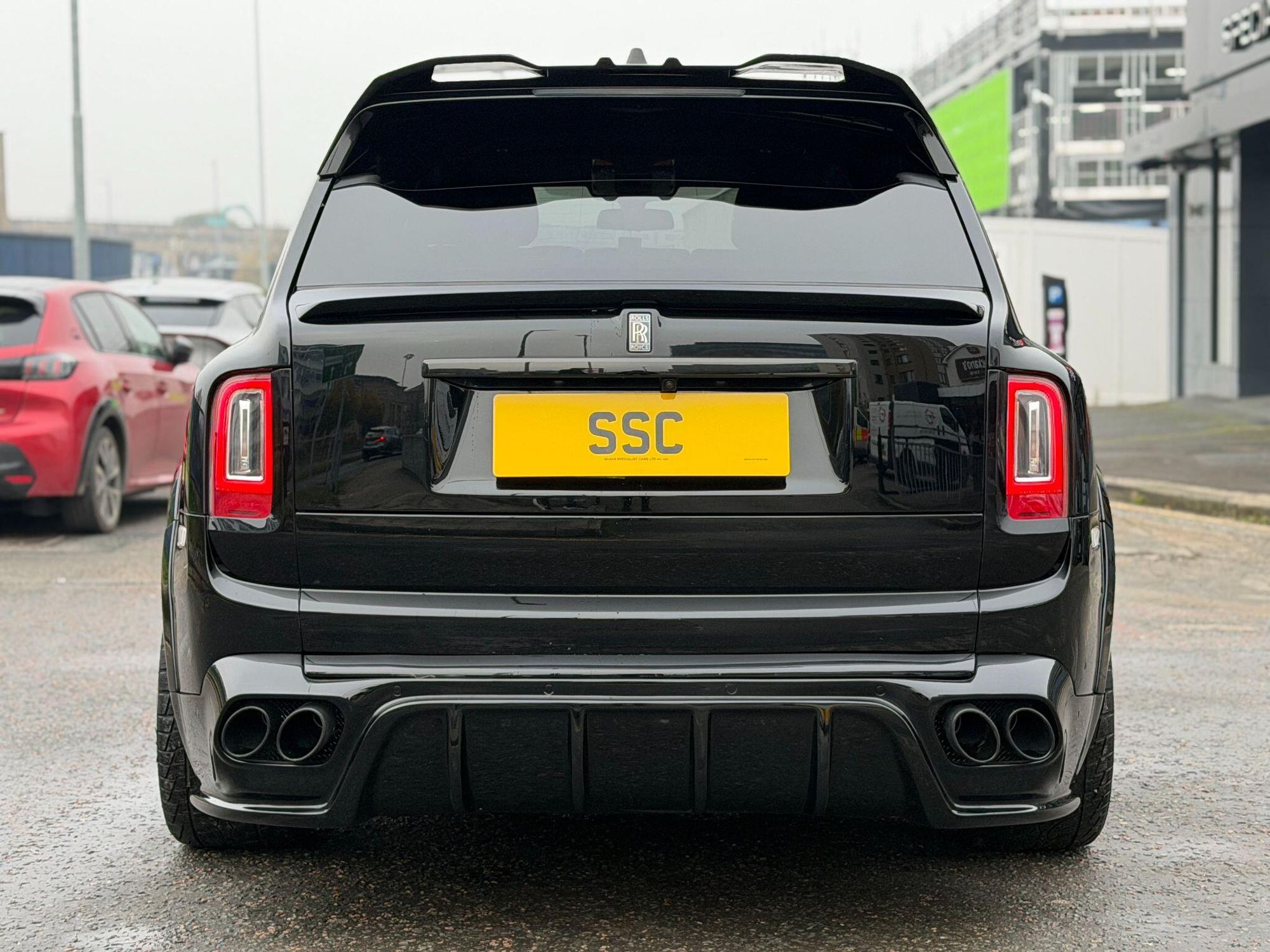 ROLLS-ROYCE CULLINAN ESTATE Black Badge 5dr Auto for sale UK - Slide 10