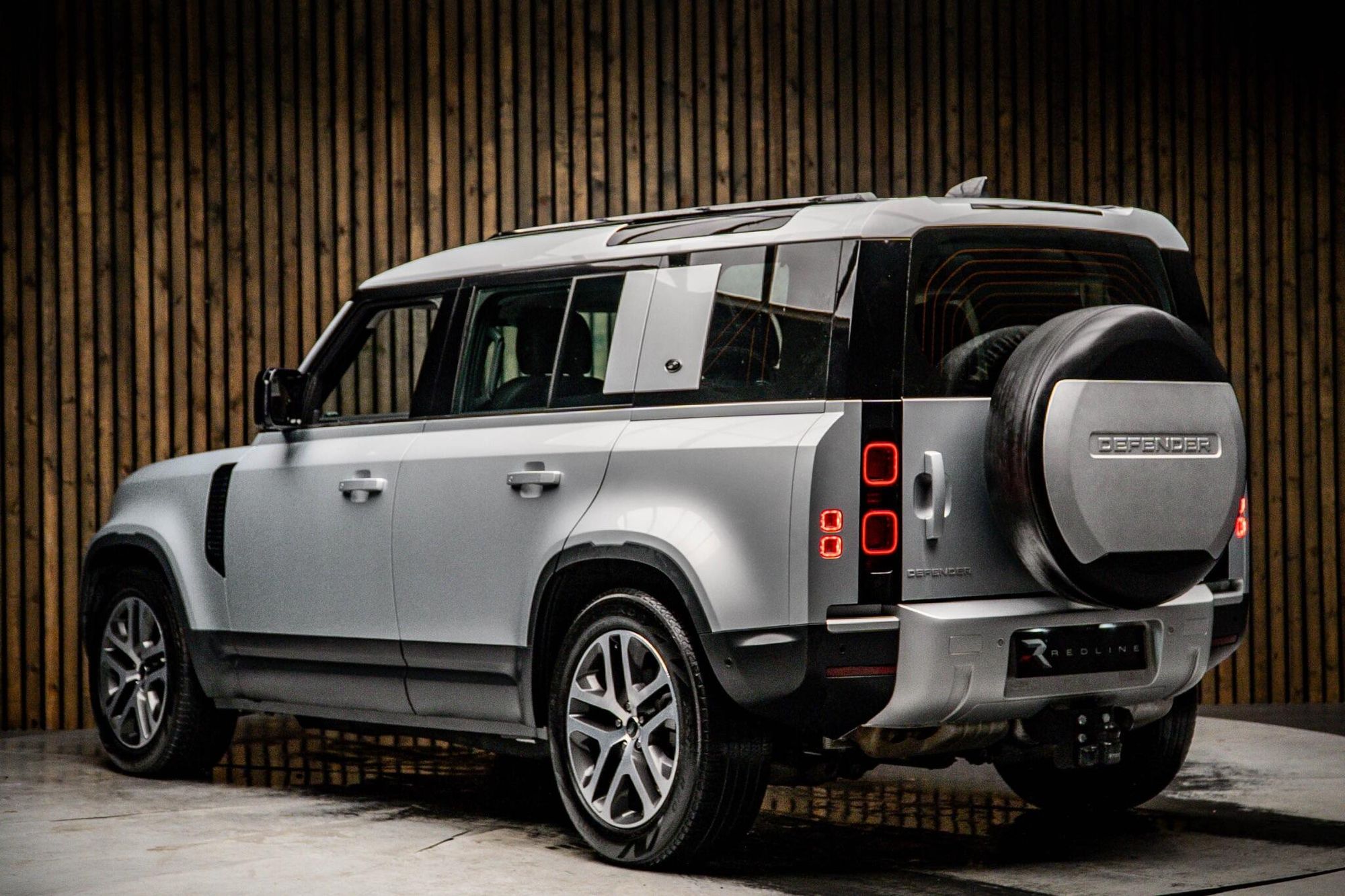 LAND ROVER DEFENDER DIESEL ESTATE 3.0 D200 S 110 5dr Auto for sale UK - Slide 3