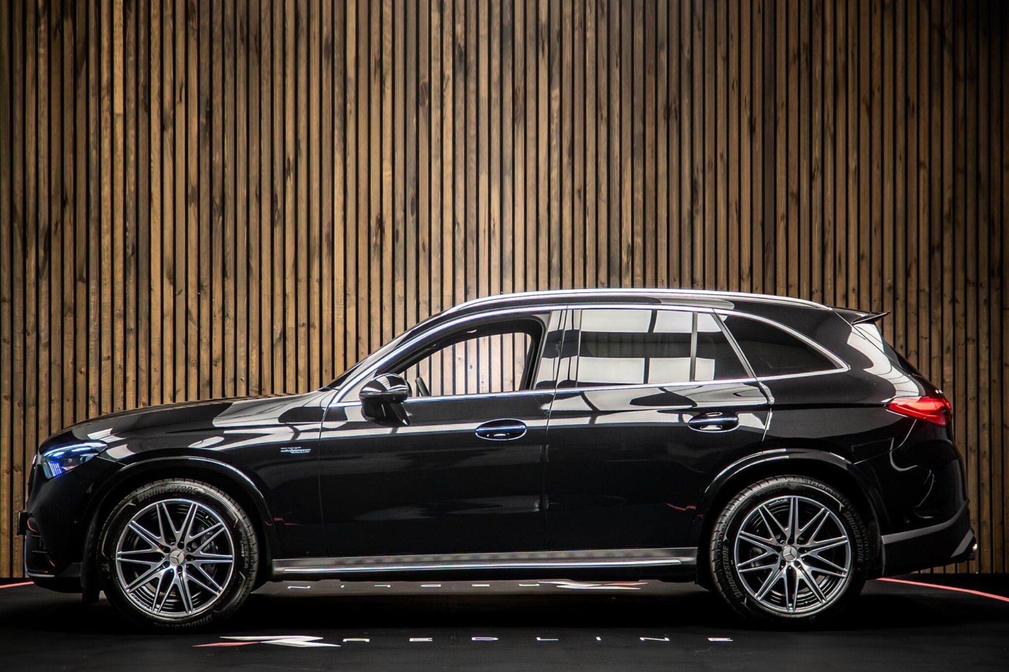 MERCEDES-BENZ GLC ESTATE GLC 300 4Matic AMG Line Premium Plus 5dr 9G-Tronic for sale UK - Slide 7