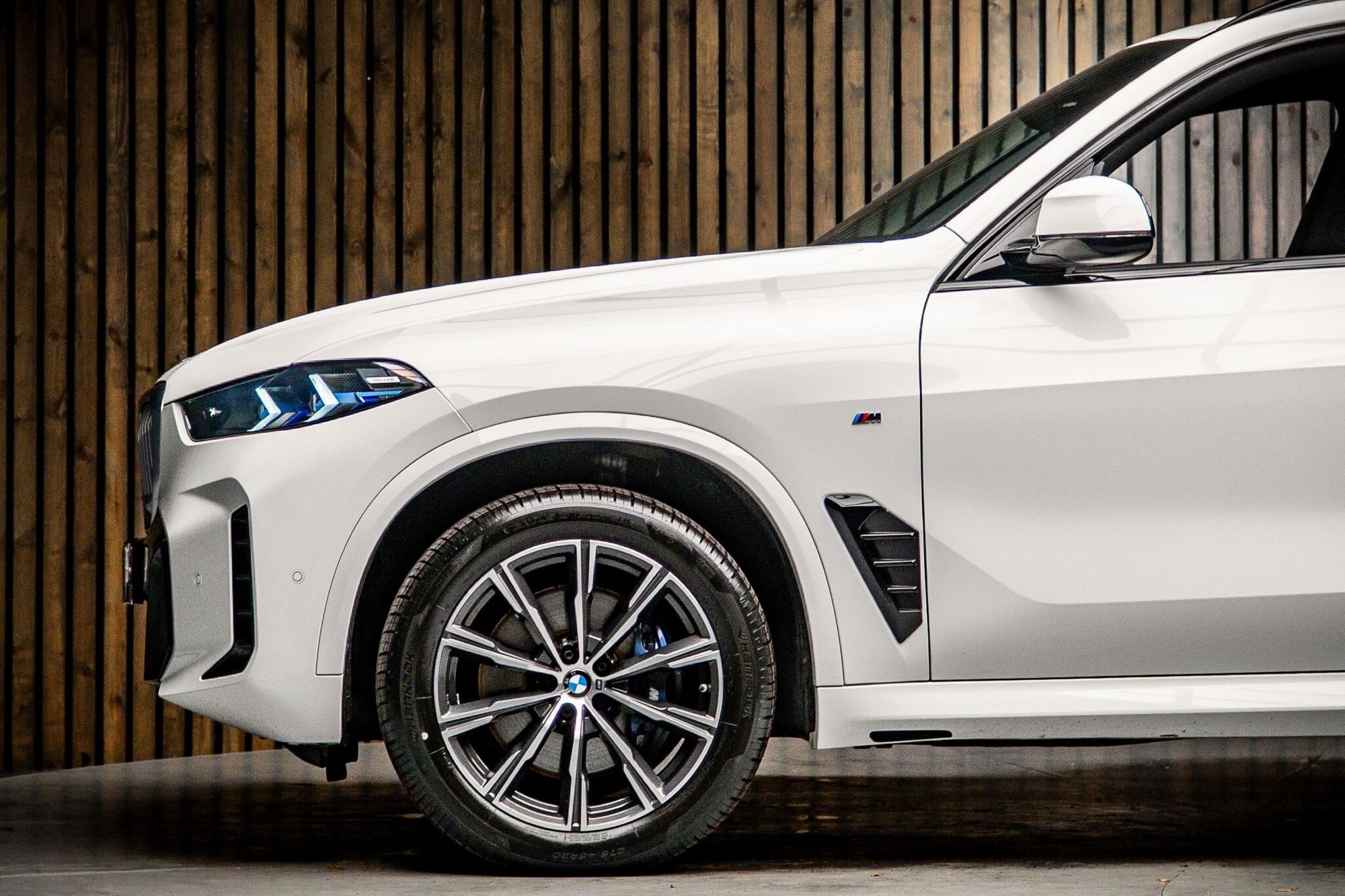 BMW X5 DIESEL ESTATE xDrive30d MHT M Sport 5dr Auto for sale UK - Slide 9