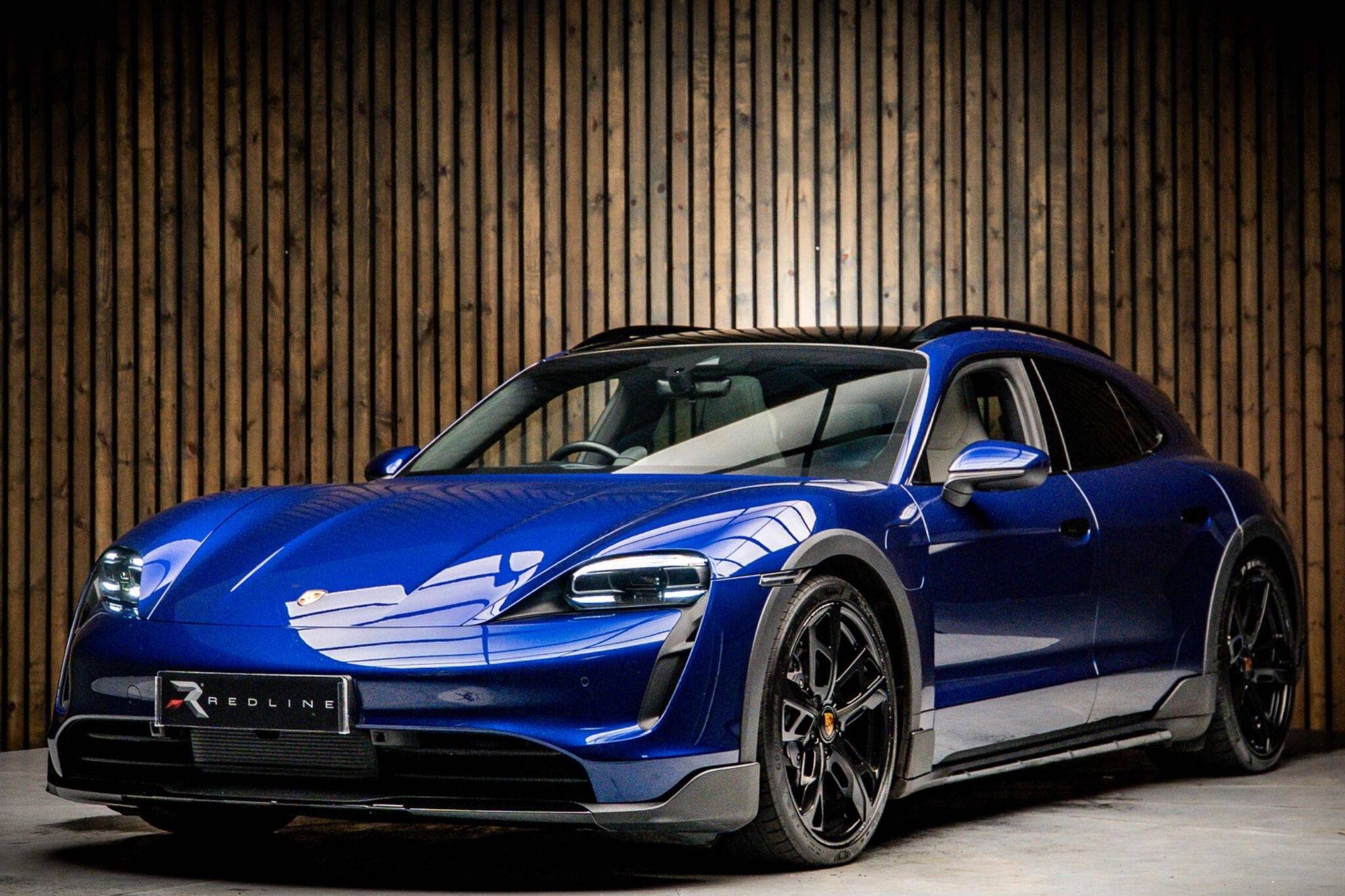 PORSCHE TAYCAN CROSS TURISMO 420kW 4S 93kWh 5dr Auto for sale UK - Slide 8