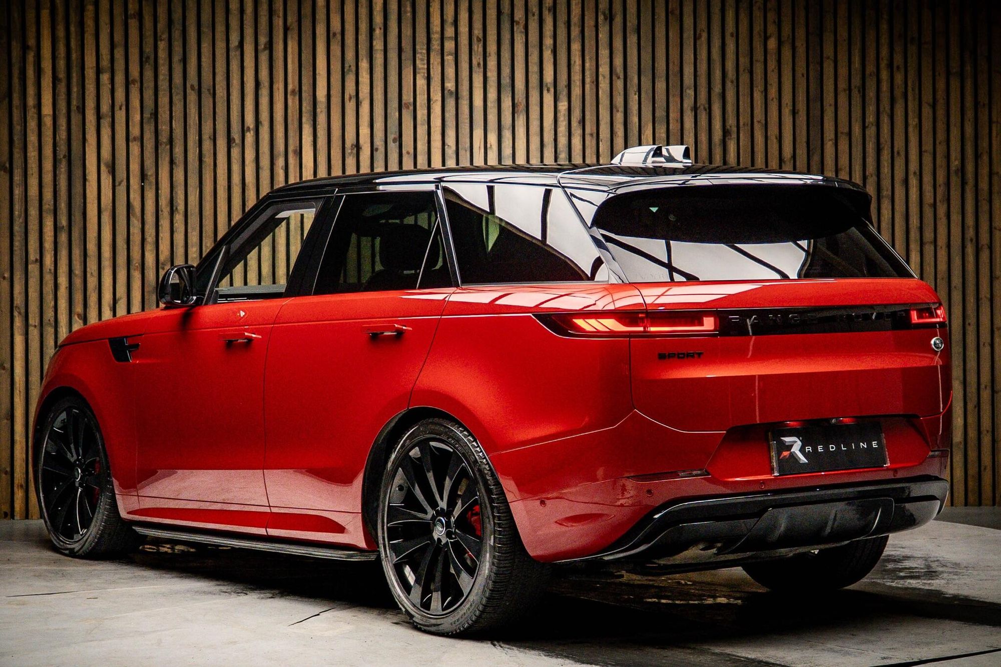 LAND ROVER RANGE ROVER SPORT DIESEL ESTATE 3.0 D350 First Edition 5dr Auto for sale UK - Slide 3