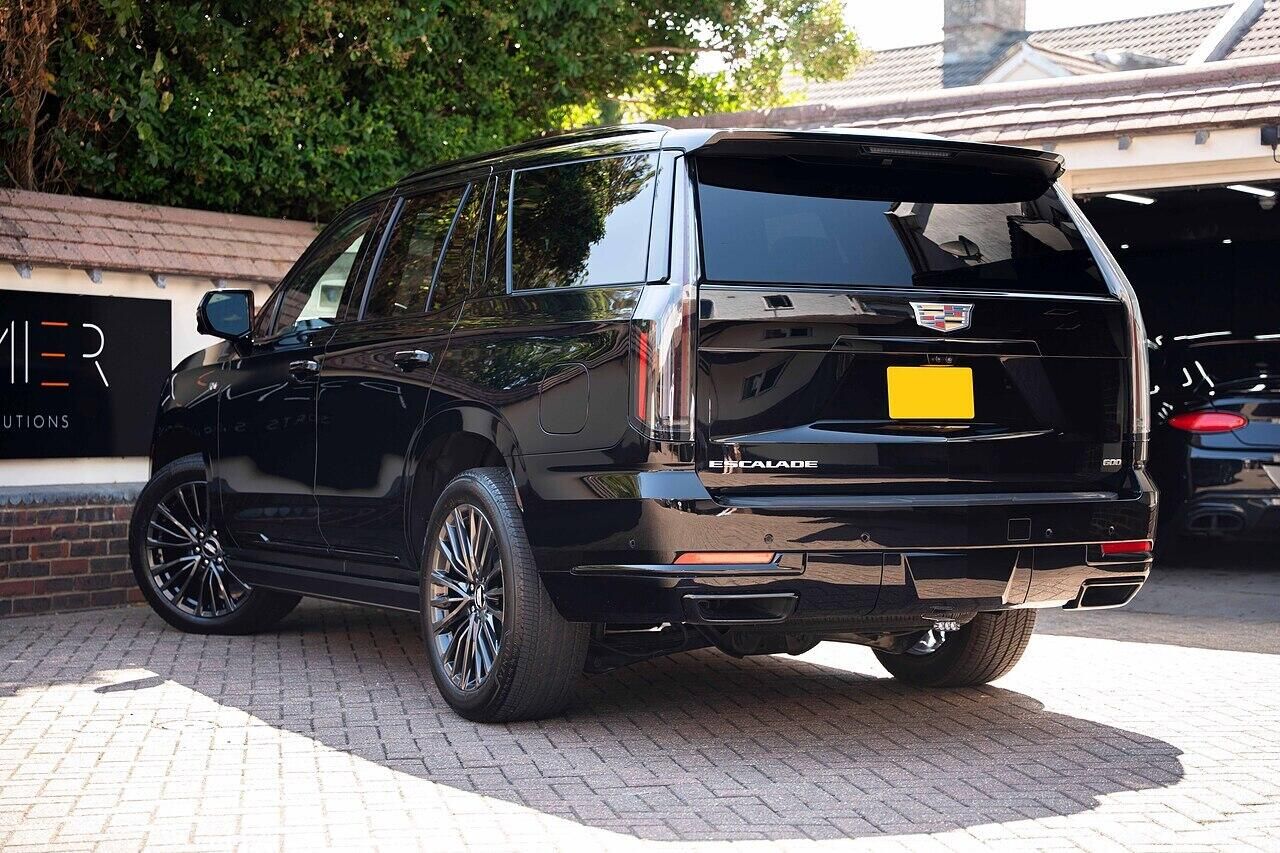 CADILLAC ESCALADE STATION WAGON 6.2 V8 Sport Platinum 5dr Auto for sale UK - Slide 4