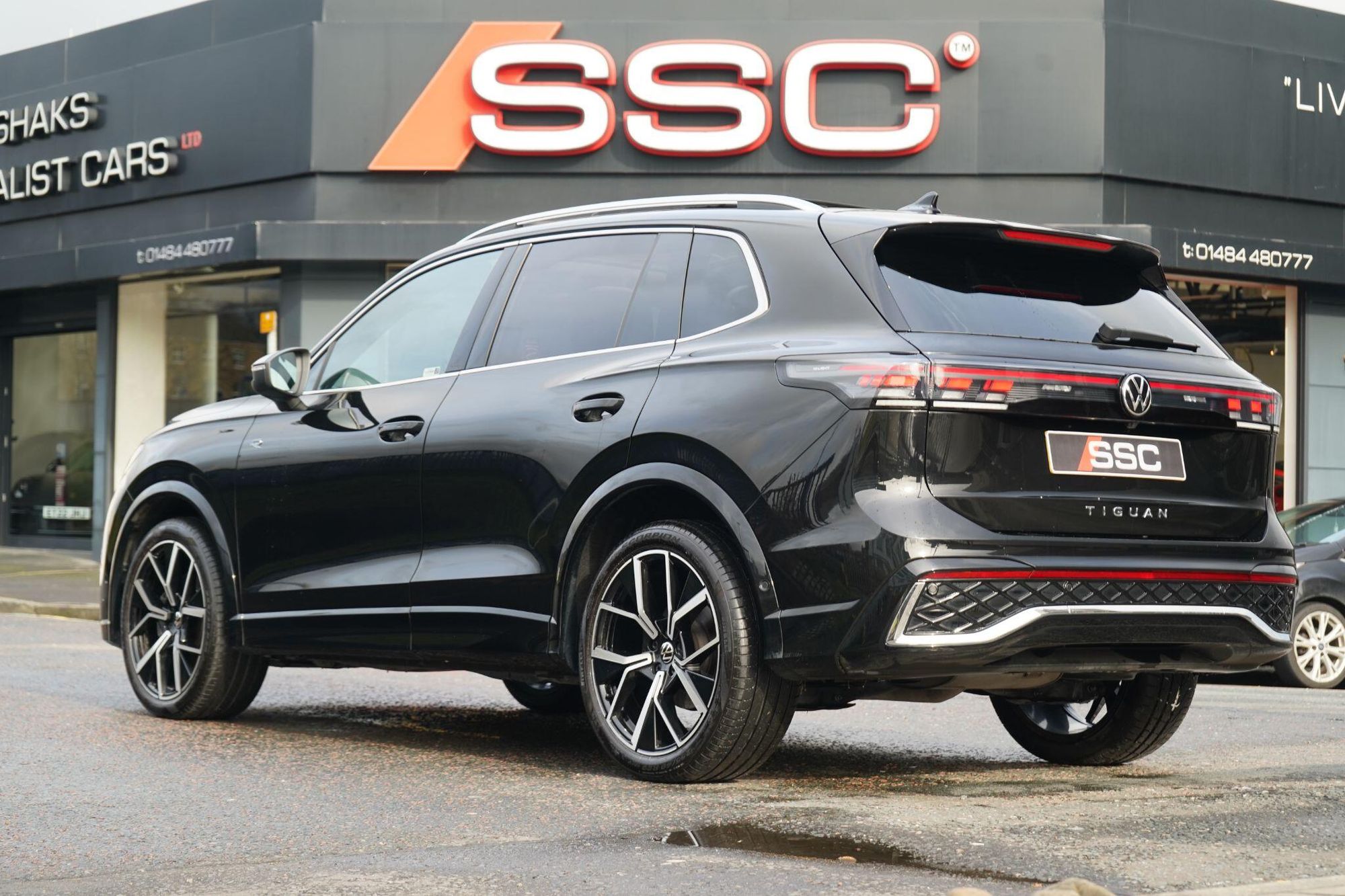 VOLKSWAGEN TIGUAN DIESEL ESTATE 2.0 TDI R-Line 5dr DSG for sale UK - Slide 2