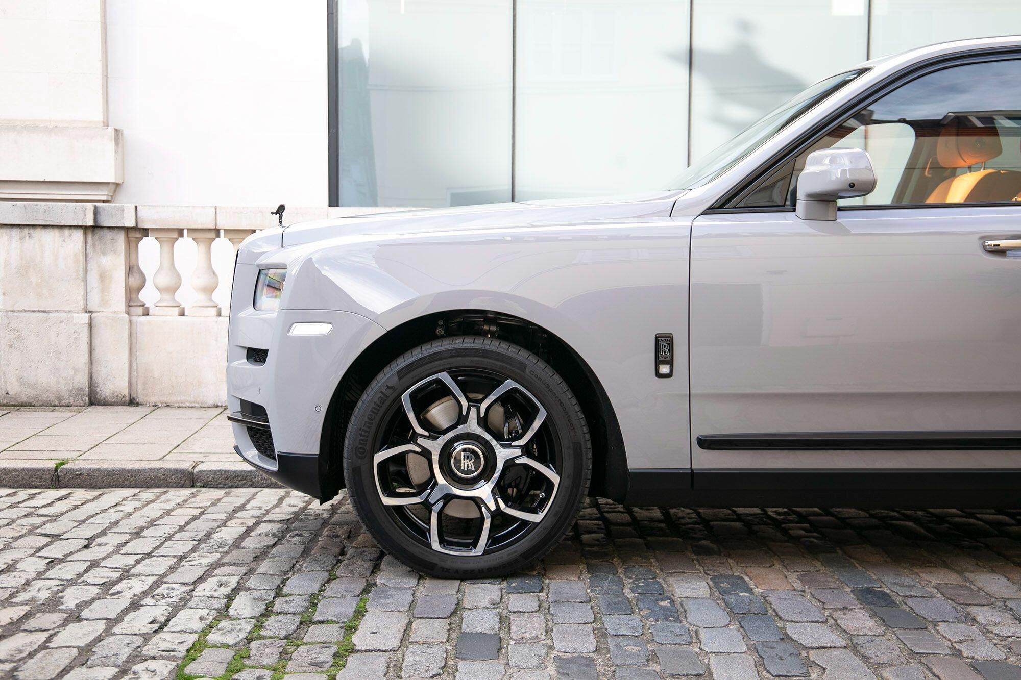 ROLLS-ROYCE CULLINAN ESTATE Black Badge 5dr Auto for sale UK - Slide 9