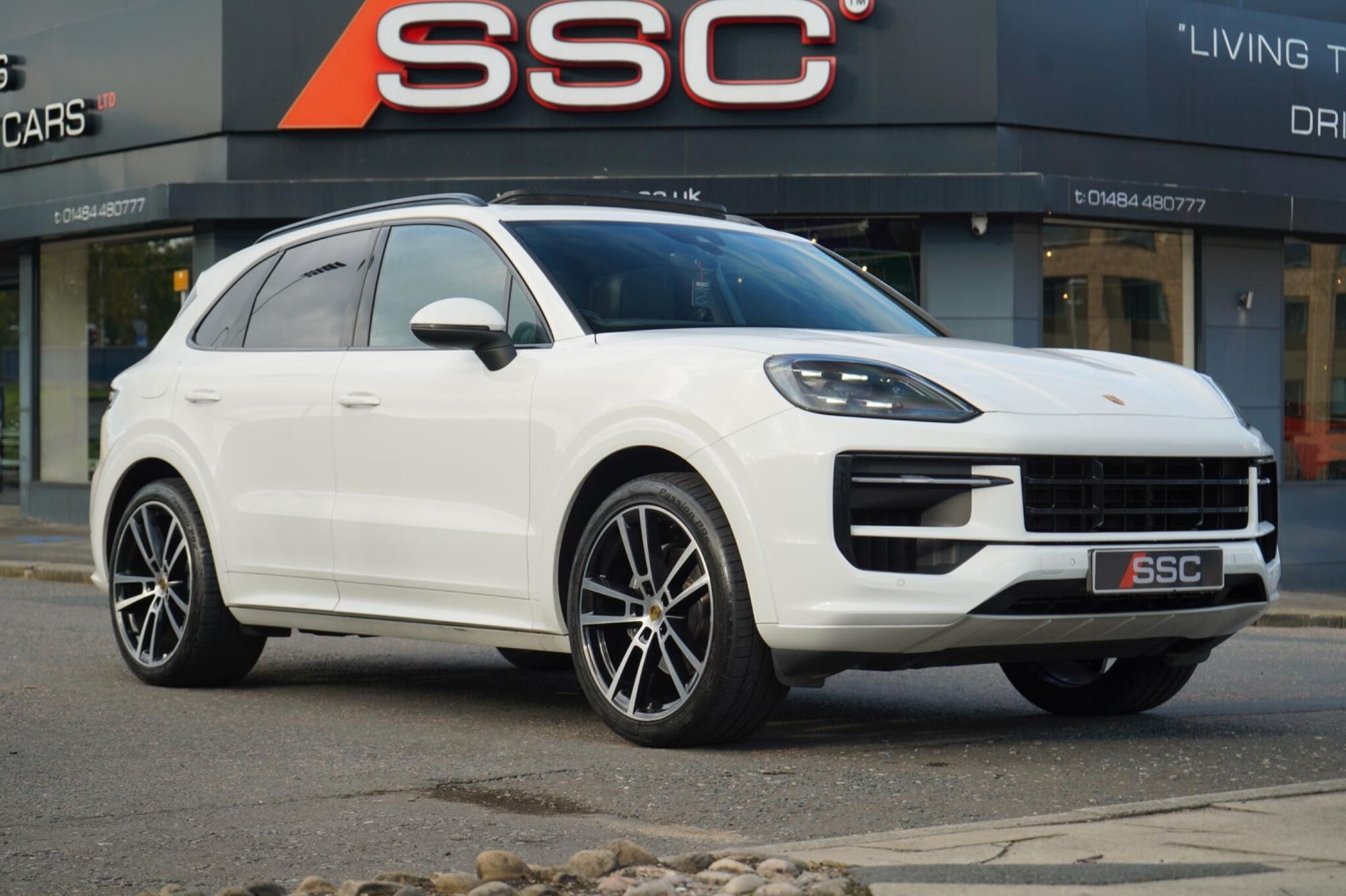 Porsche Cayenne 3.0 V6 Black Edition Tiptronic S 5 Door Auto for sale UK - Slide 5