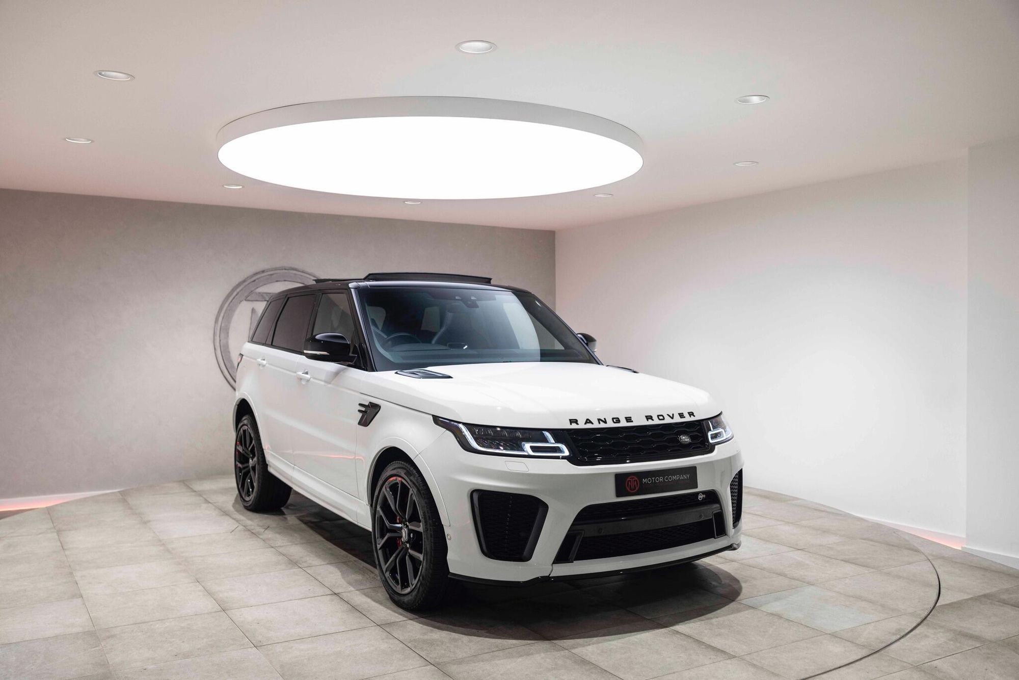 LAND ROVER RANGE ROVER SPORT ESTATE 5.0 P575 S/C SVR 5dr Auto for sale UK - Slide 8