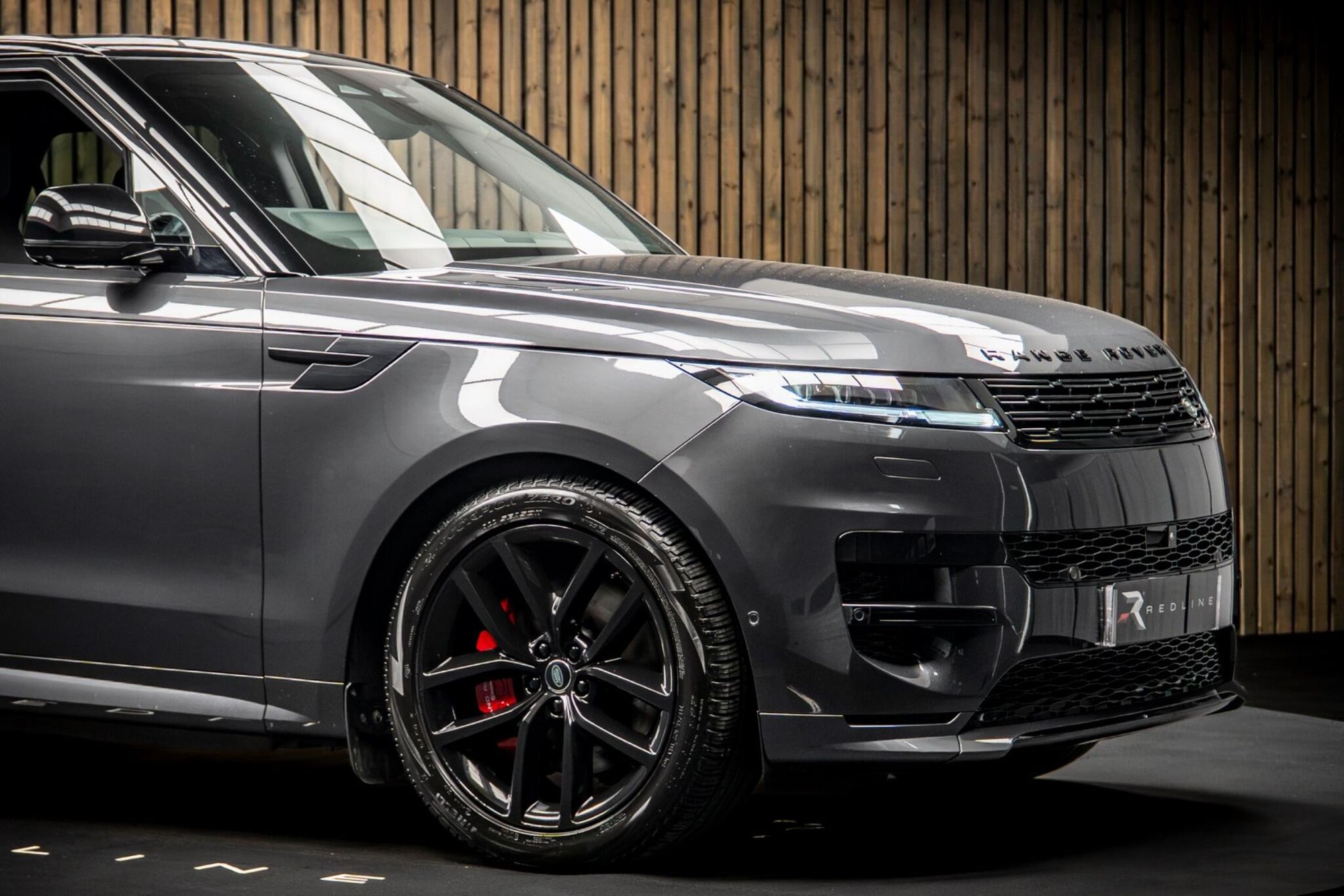 LAND ROVER RANGE ROVER SPORT ESTATE 3.0 P440e Dynamic SE 5dr Auto for sale UK - Slide 10