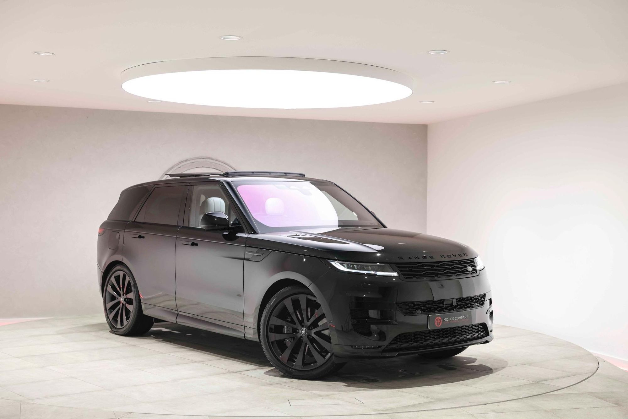 LAND ROVER RANGE ROVER SPORT ESTATE 4.4 P530 V8 First Edition 5dr Auto for sale UK - Slide 2