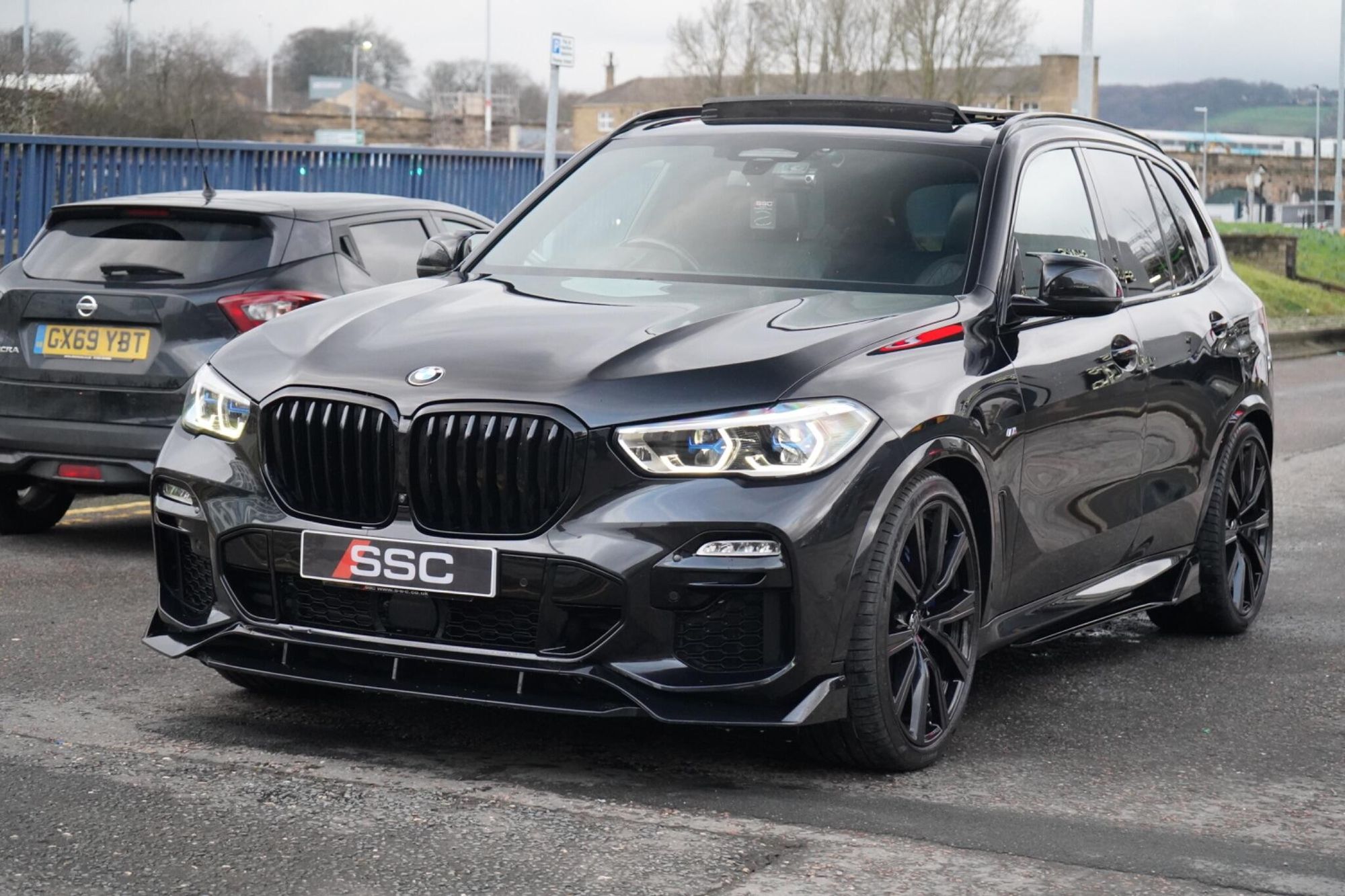 BMW X5 DIESEL ESTATE xDrive40d MHT M Sport 5dr Auto for sale UK - Slide 7