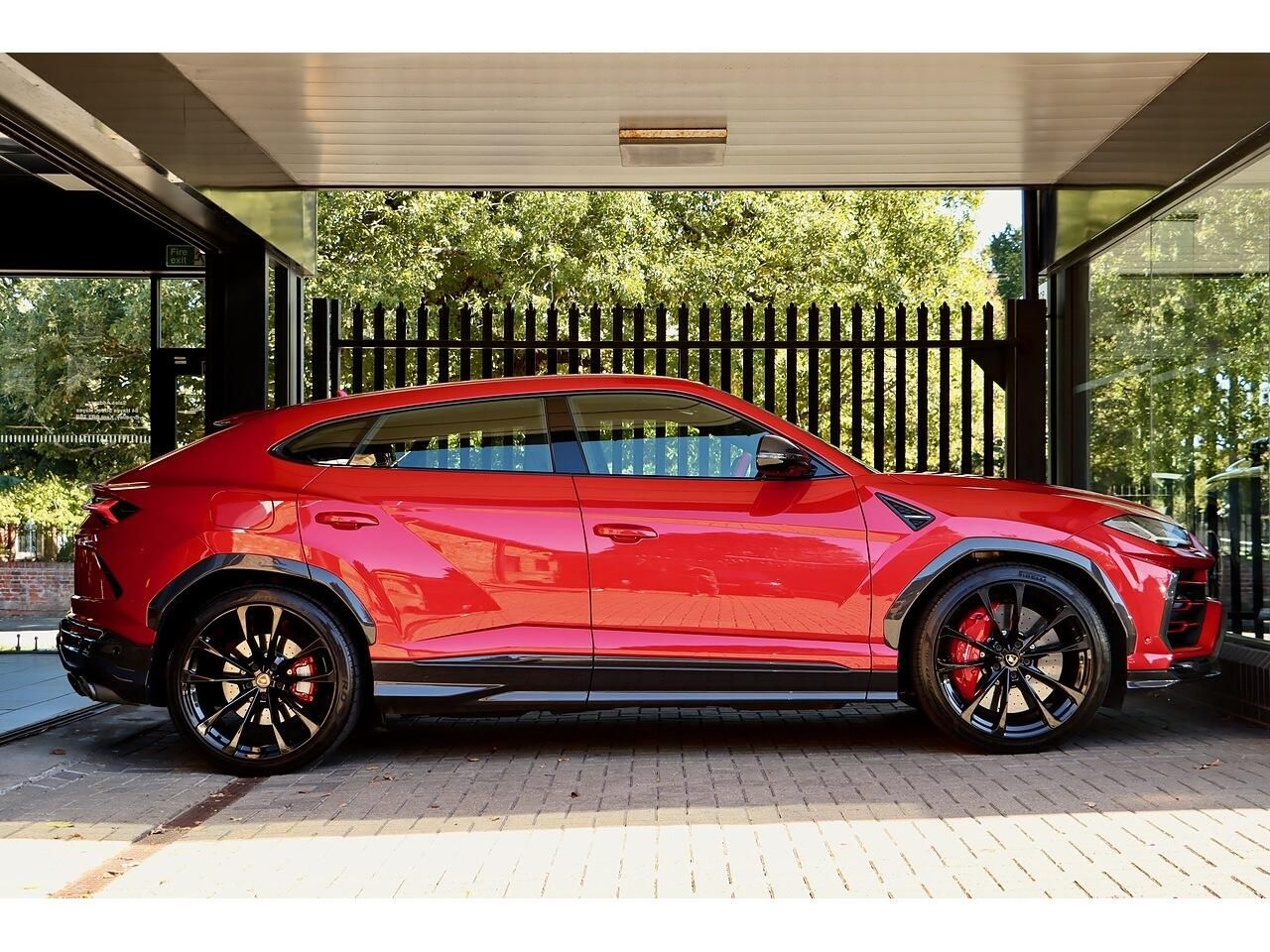 LAMBORGHINI URUS ESTATE 4.0T FSI V8 5dr Auto for sale UK - Slide 4
