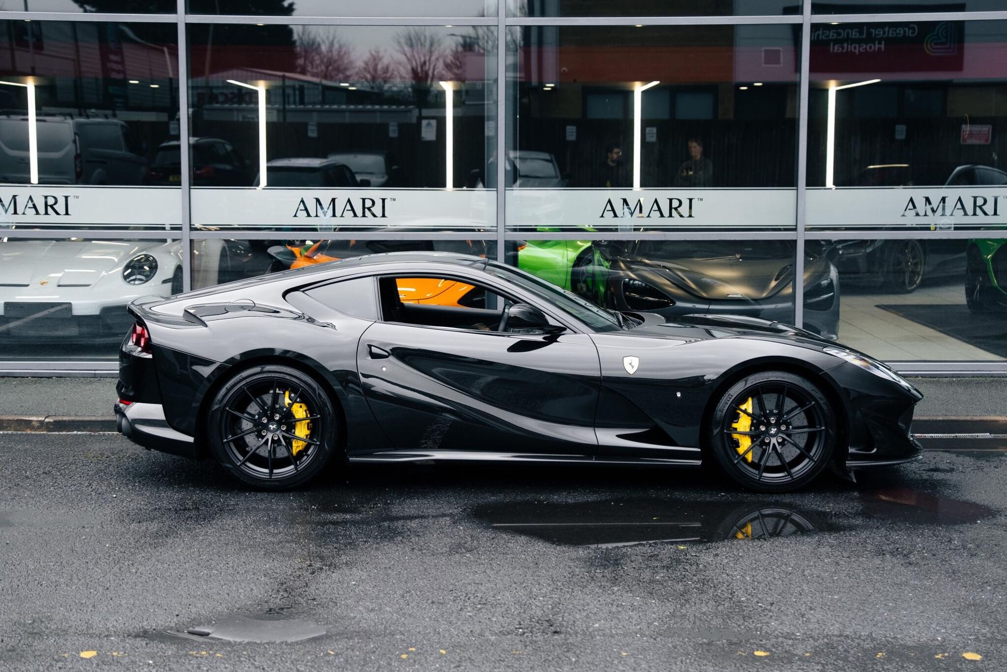 FERRARI 812 SUPERFAST COUPE 2dr Auto for sale UK - Slide 3