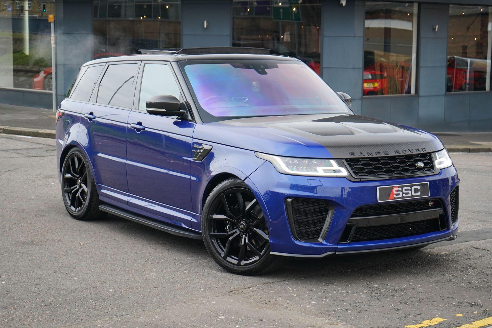 LAND ROVER RANGE ROVER SPORT ESTATE 5.0 V8 S/C 575 SVR 5dr Auto for sale UK - Slide 4