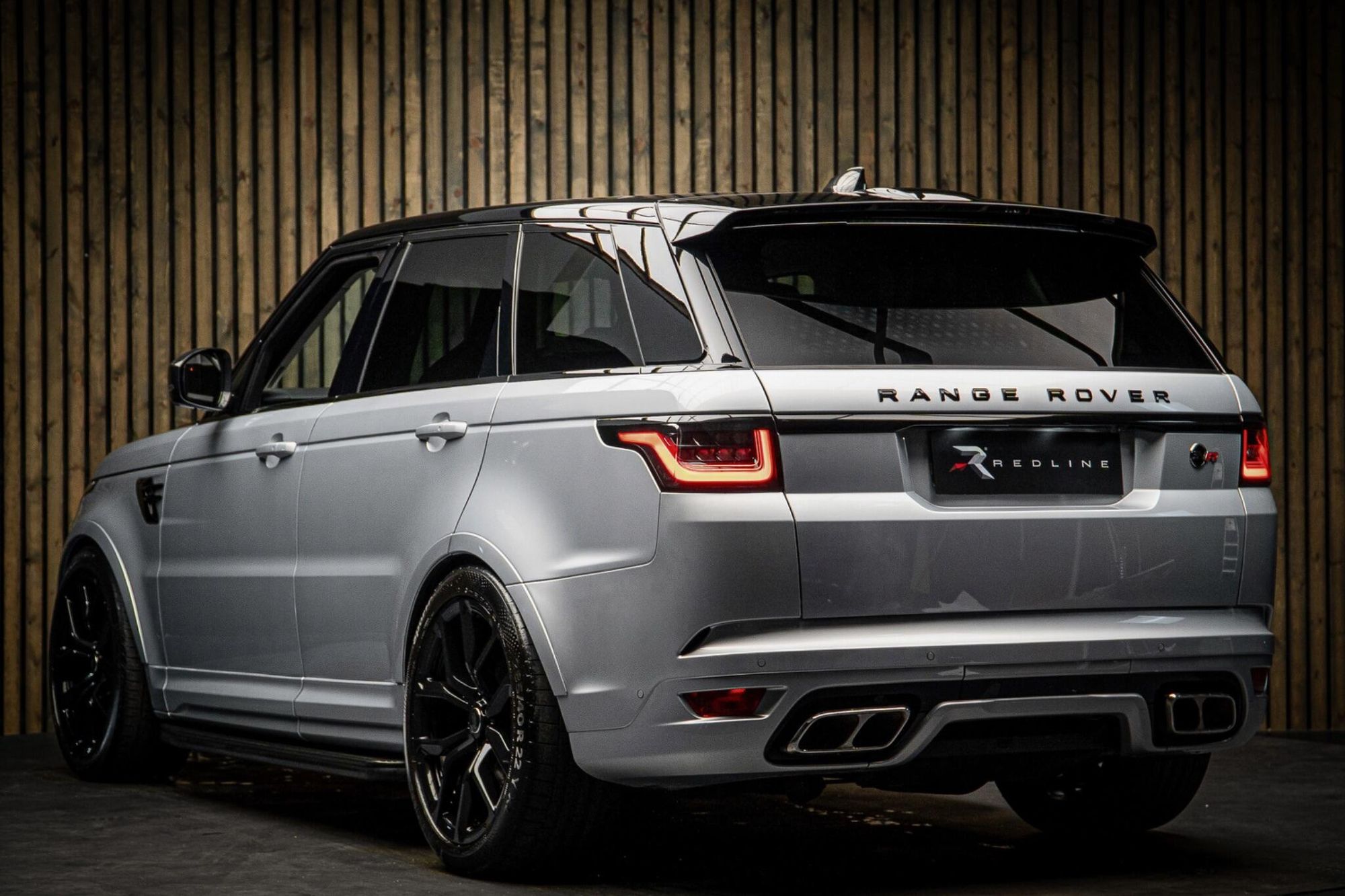 LAND ROVER RANGE ROVER SPORT ESTATE 5.0 P575 S/C SVR 5dr Auto for sale UK - Slide 3