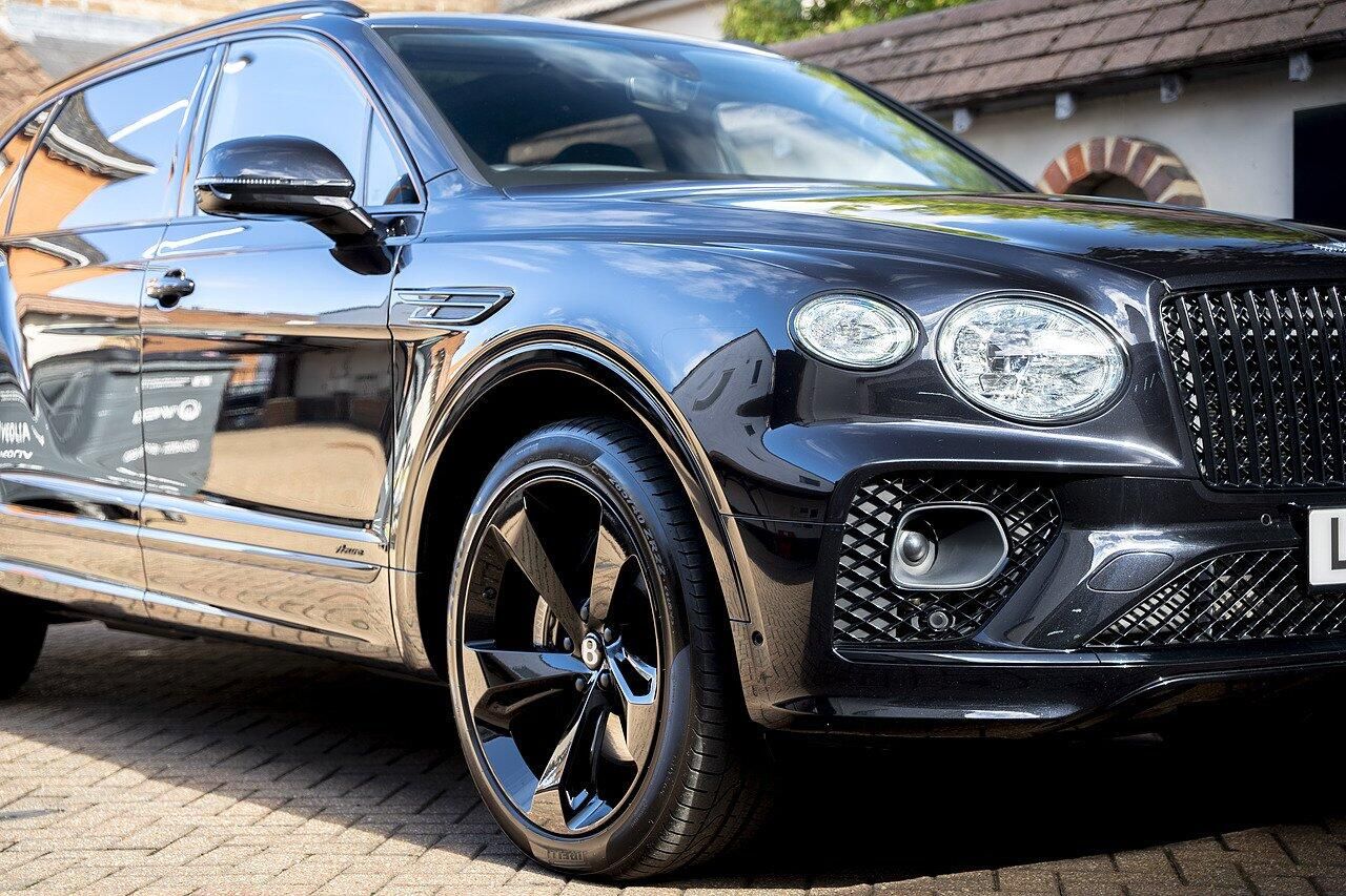 BENTLEY BENTAYGA ESTATE 4.0 V8 Azure 5dr Auto EWB for sale UK - Slide 6