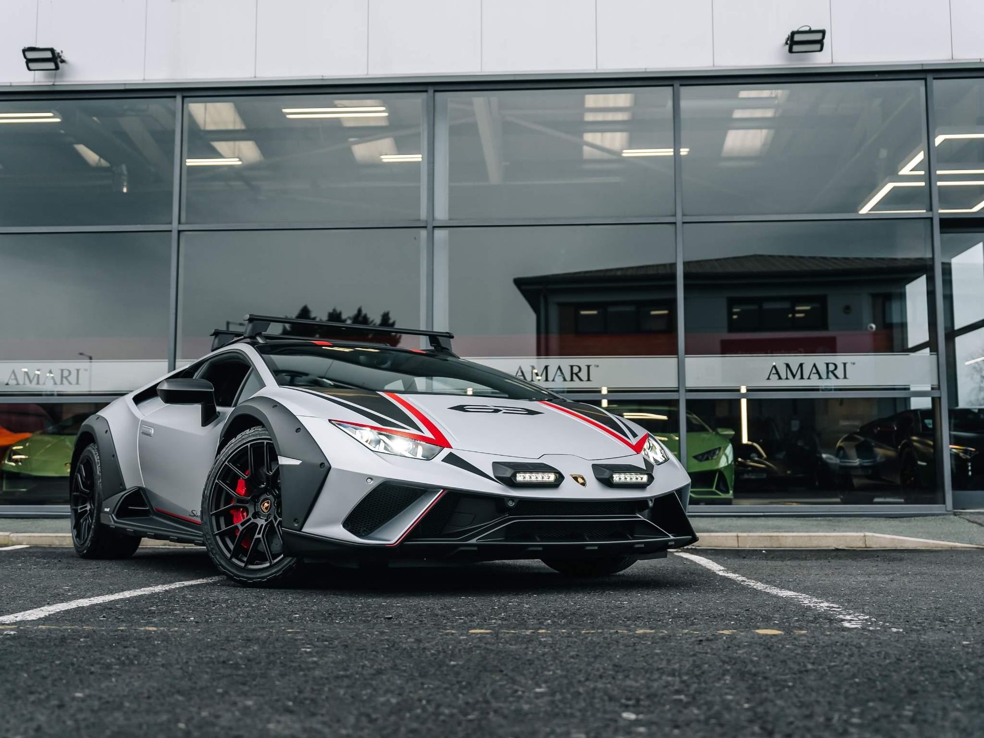 LAMBORGHINI HURACAN EVO COUPE 5.2 V10 610 Sterrato 2dr Auto AWD for sale UK - Slide 10