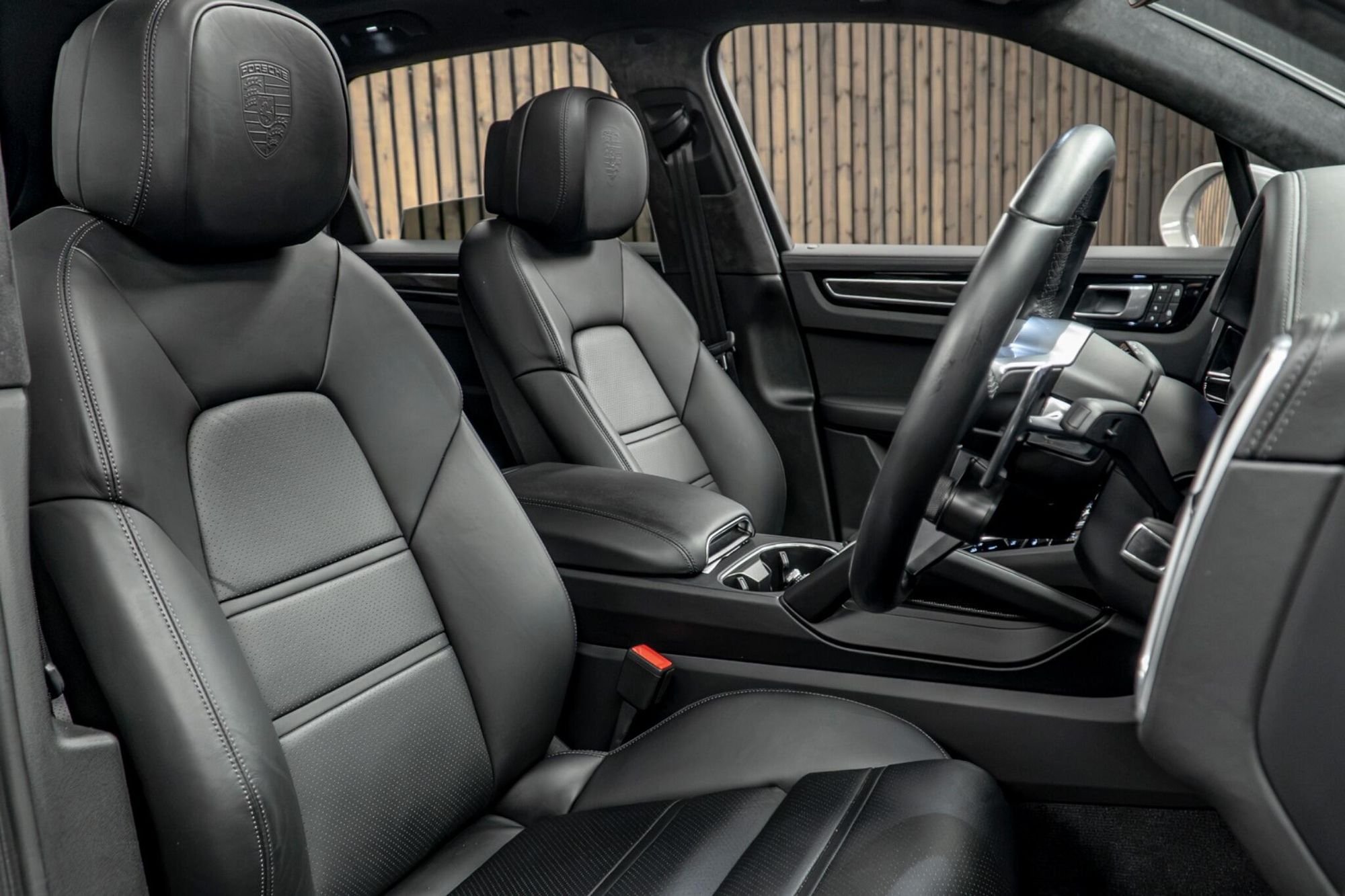 PORSCHE CAYENNE ESTATE GTS 5dr Tiptronic S for sale UK - Slide 2