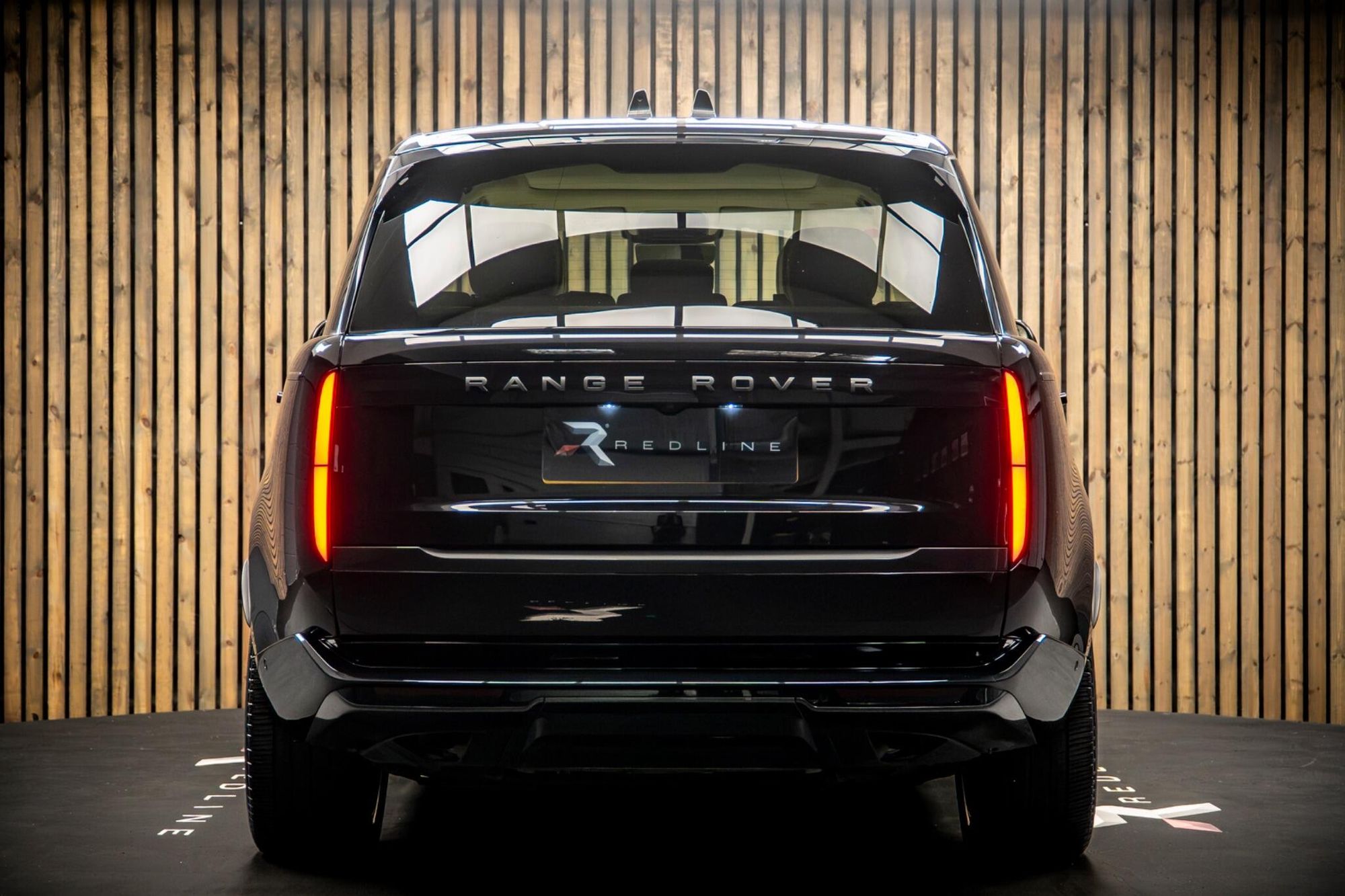 LAND ROVER RANGE ROVER ESTATE 3.0 P400 Autobiography LWB 4dr Auto [7 Seat] for sale UK - Slide 5