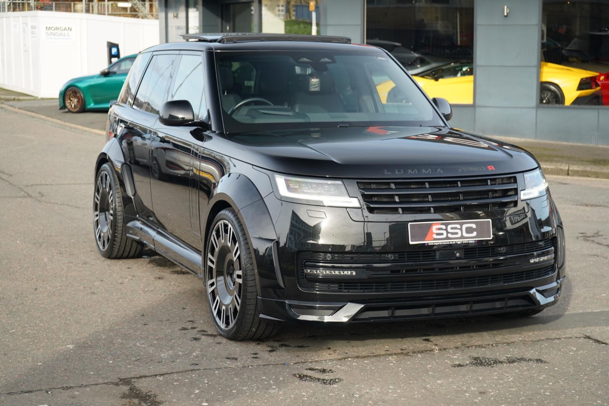 LAND ROVER RANGE ROVER ESTATE 3.0 P400 HSE 4dr Auto for sale UK - Slide 5