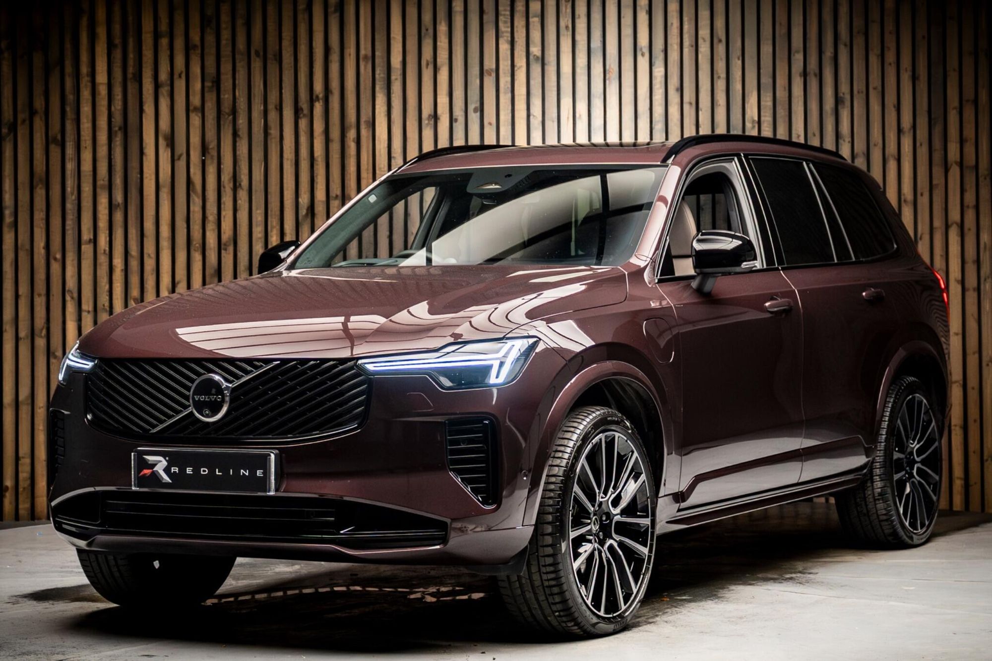 VOLVO XC90 ESTATE 2.0 T8 PHEV Ultra Dark 5dr AWD Geartronic for sale UK - Slide 8