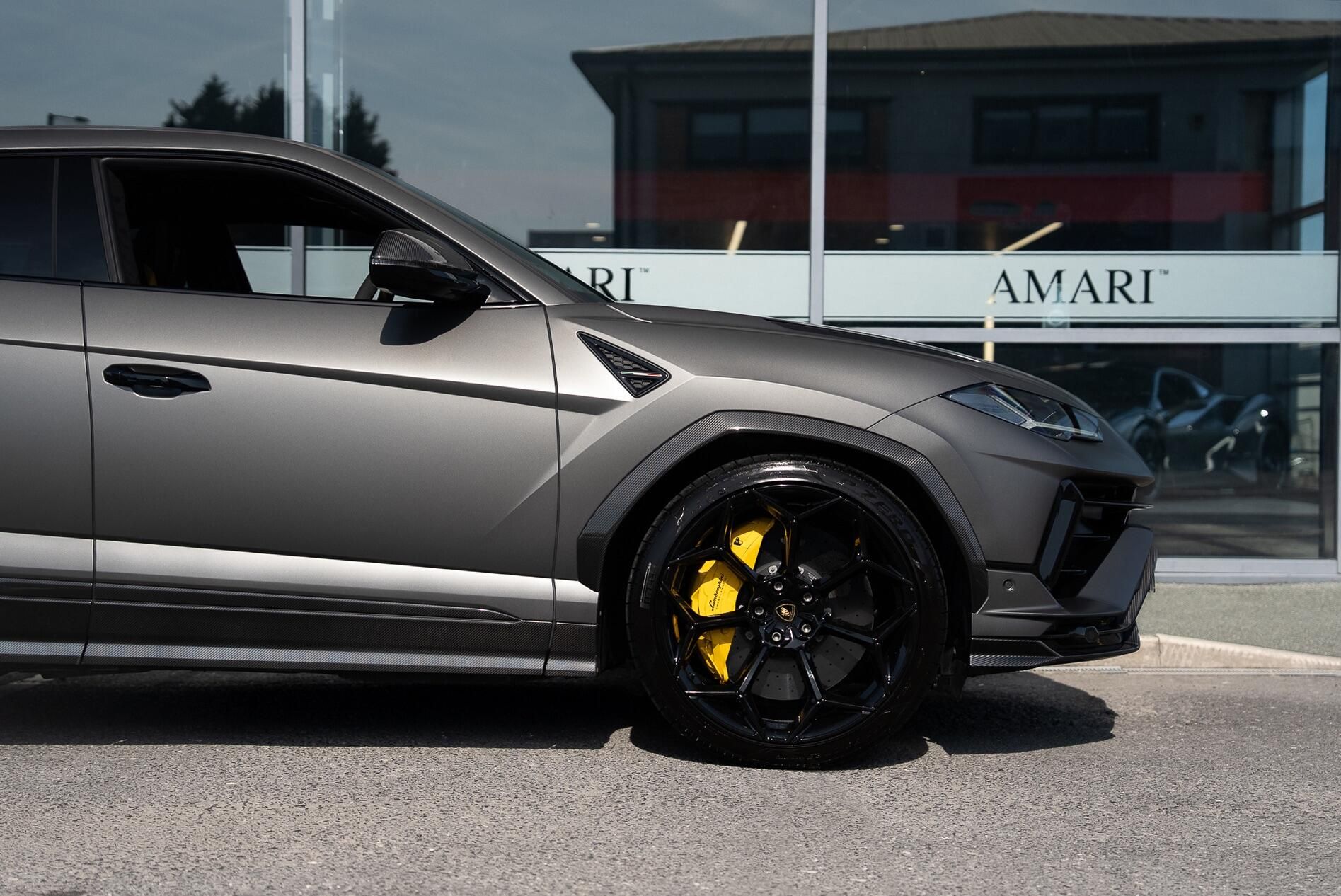 LAMBORGHINI URUS ESTATE 4.0T FSI V8 Performante 5dr Auto for sale UK - Slide 5