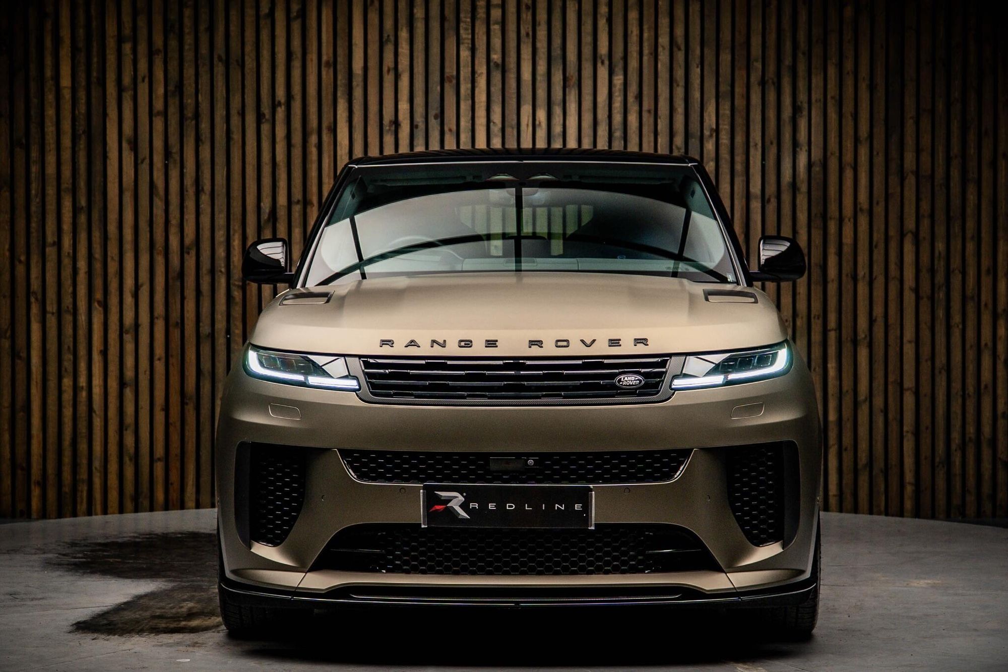 LAND ROVER RANGE ROVER SPORT ESTATE SPECIAL EDITIONS 4.4 P635 V8 SV Edition One 5dr Auto [Gloss] for sale UK - Slide 5