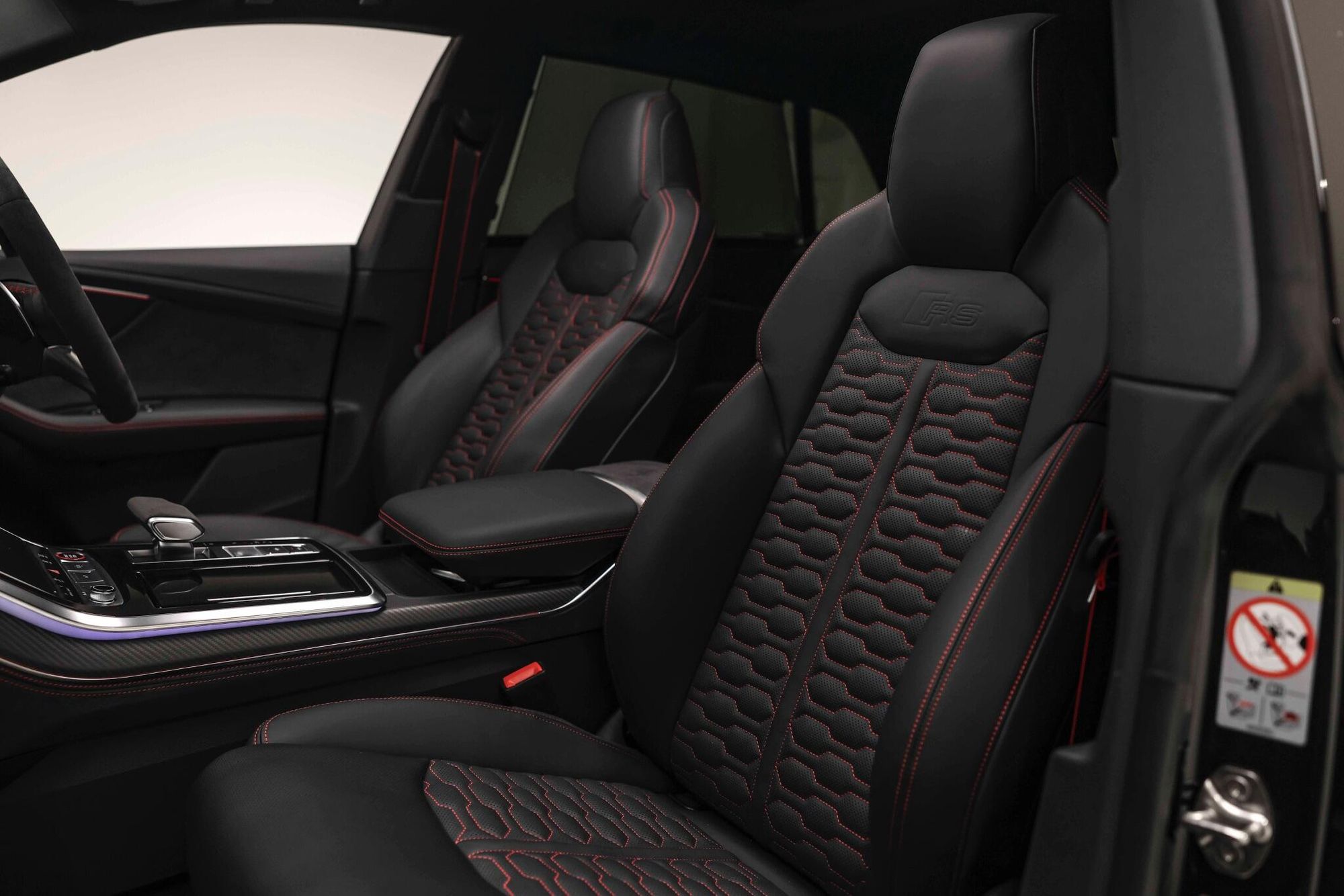 AUDI Q8 ESTATE SQ8 TFSI Quattro Vorsprung 5dr Tiptronic for sale UK - Slide 3