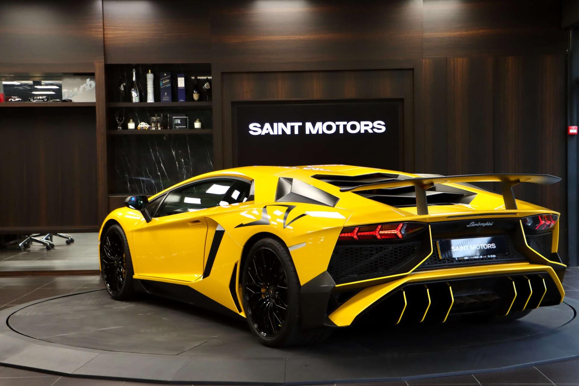 LAMBORGHINI AVENTADOR COUPE LP 750-4 Superveloce 2dr ISR for sale UK - Slide 7
