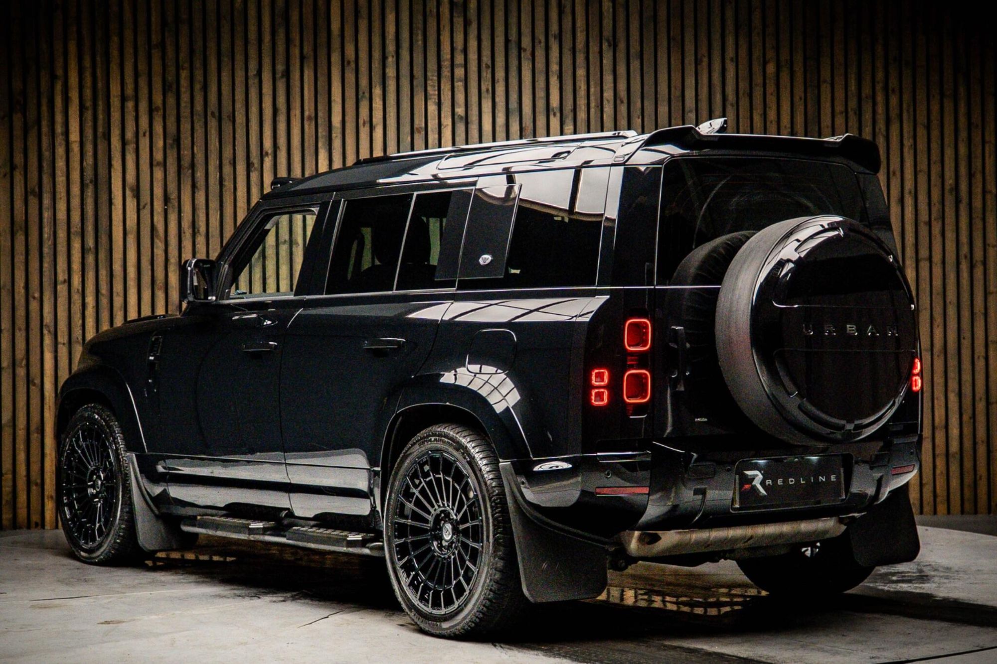 LAND ROVER DEFENDER ESTATE SPECIAL EDITIONS 2.0 P400e XS Edition 110 5dr Auto for sale UK - Slide 3