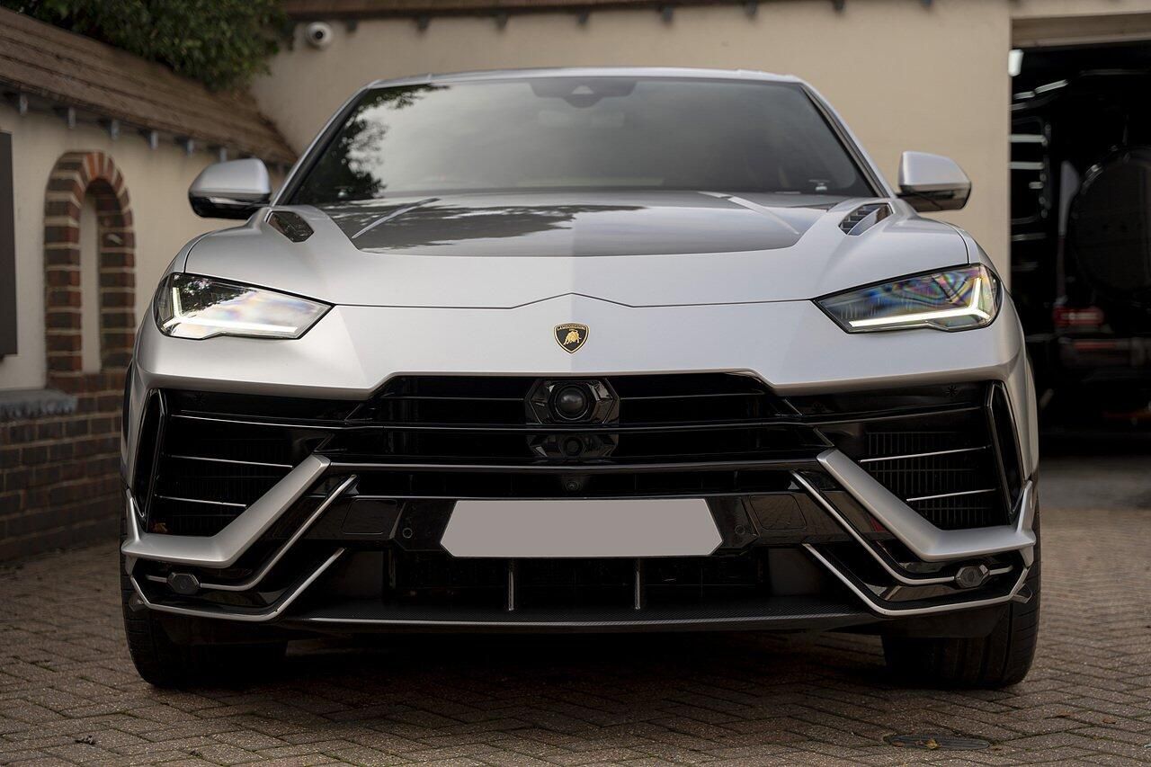 LAMBORGHINI URUS ESTATE 4.0T FSI V8 Performante 5dr Auto for sale UK - Slide 2