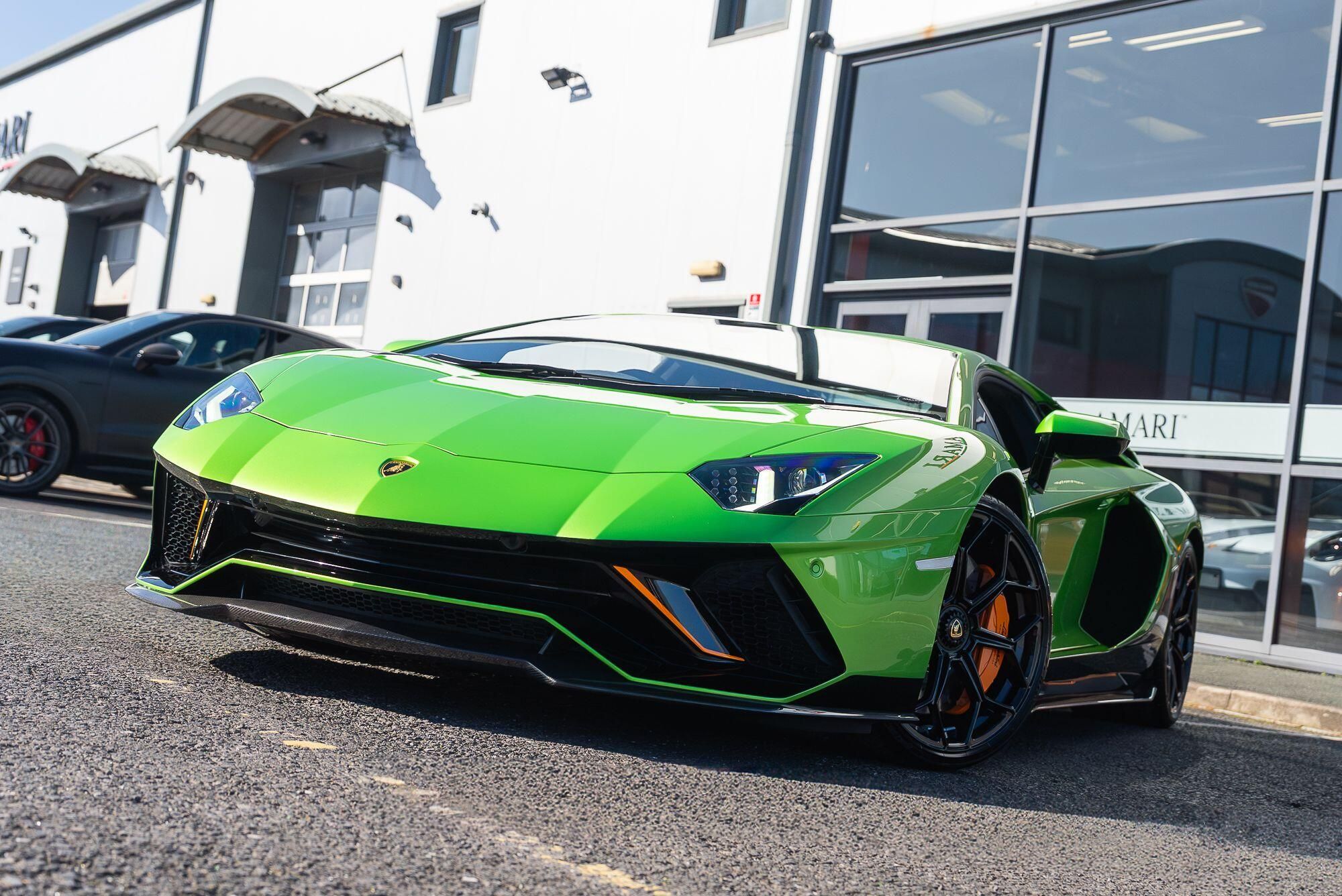 LAMBORGHINI AVENTADOR COUPE LP 780-4 Ultimae 2dr ISR for sale UK - Slide 10