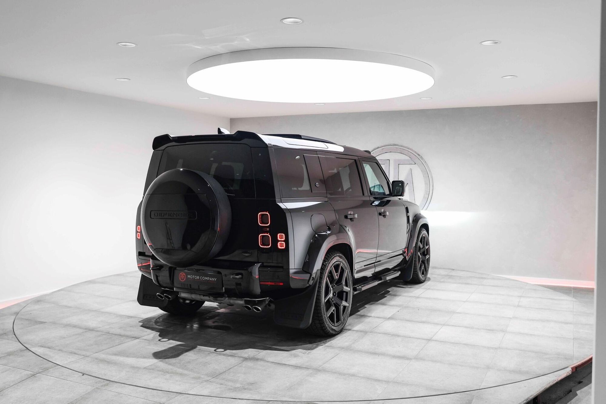 LAND ROVER DEFENDER ESTATE 5.0 P525 V8 110 5dr Auto for sale UK - Slide 8