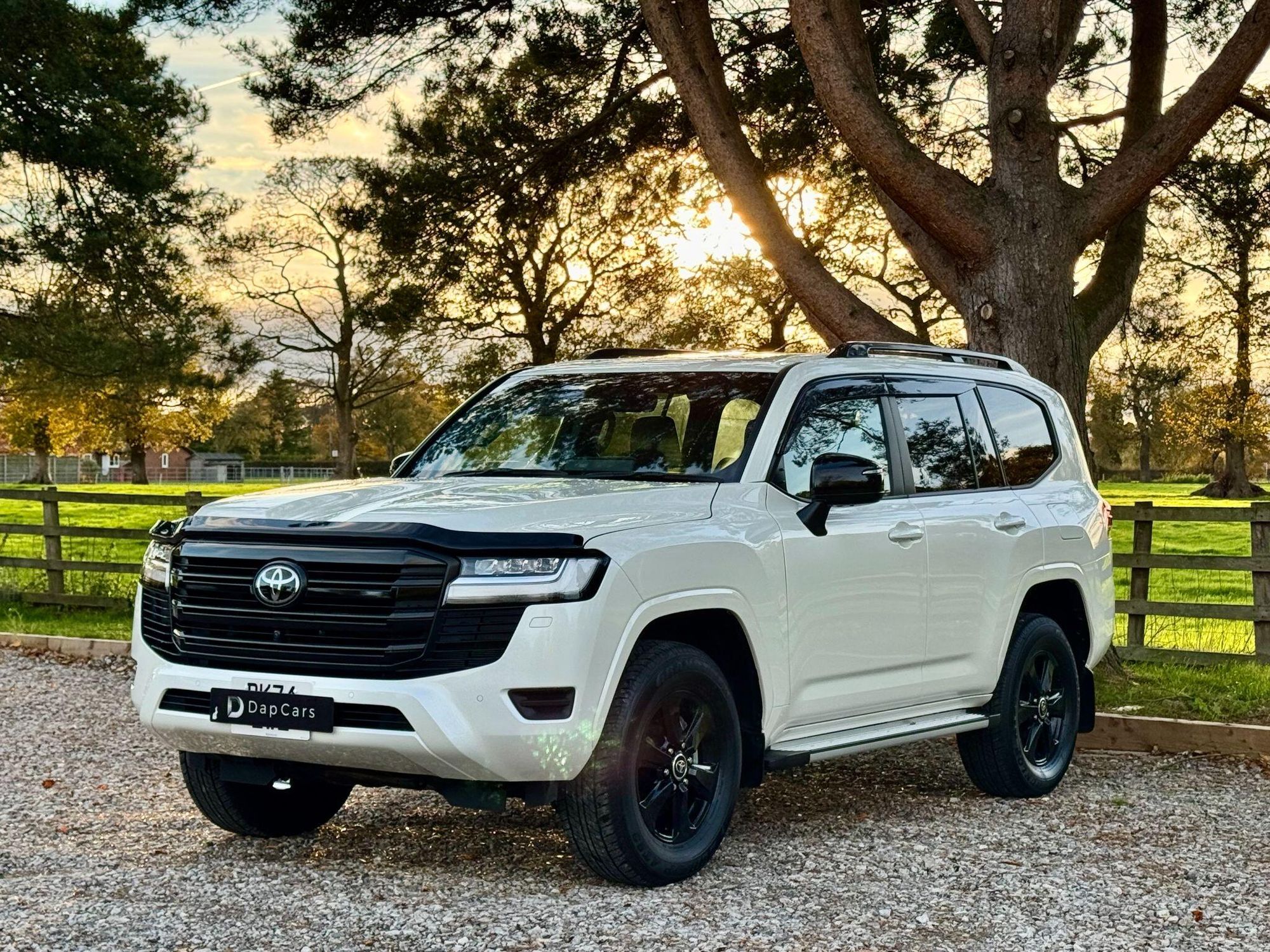 TOYOTA LAND CRUISER DIESEL ESTATE GX Amazon TD 5dr for sale UK - Slide 10