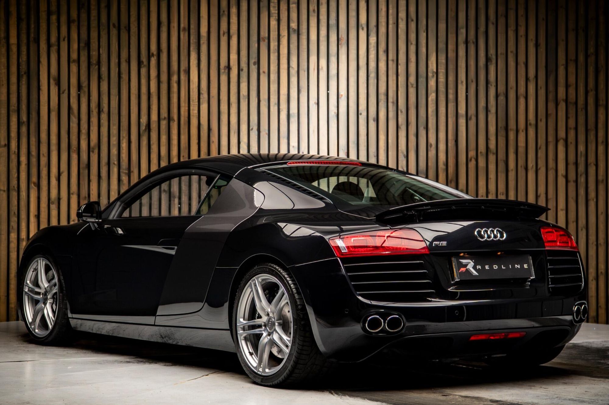 AUDI R8 COUPE 4.2 FSI Quattro 2dr for sale UK - Slide 3
