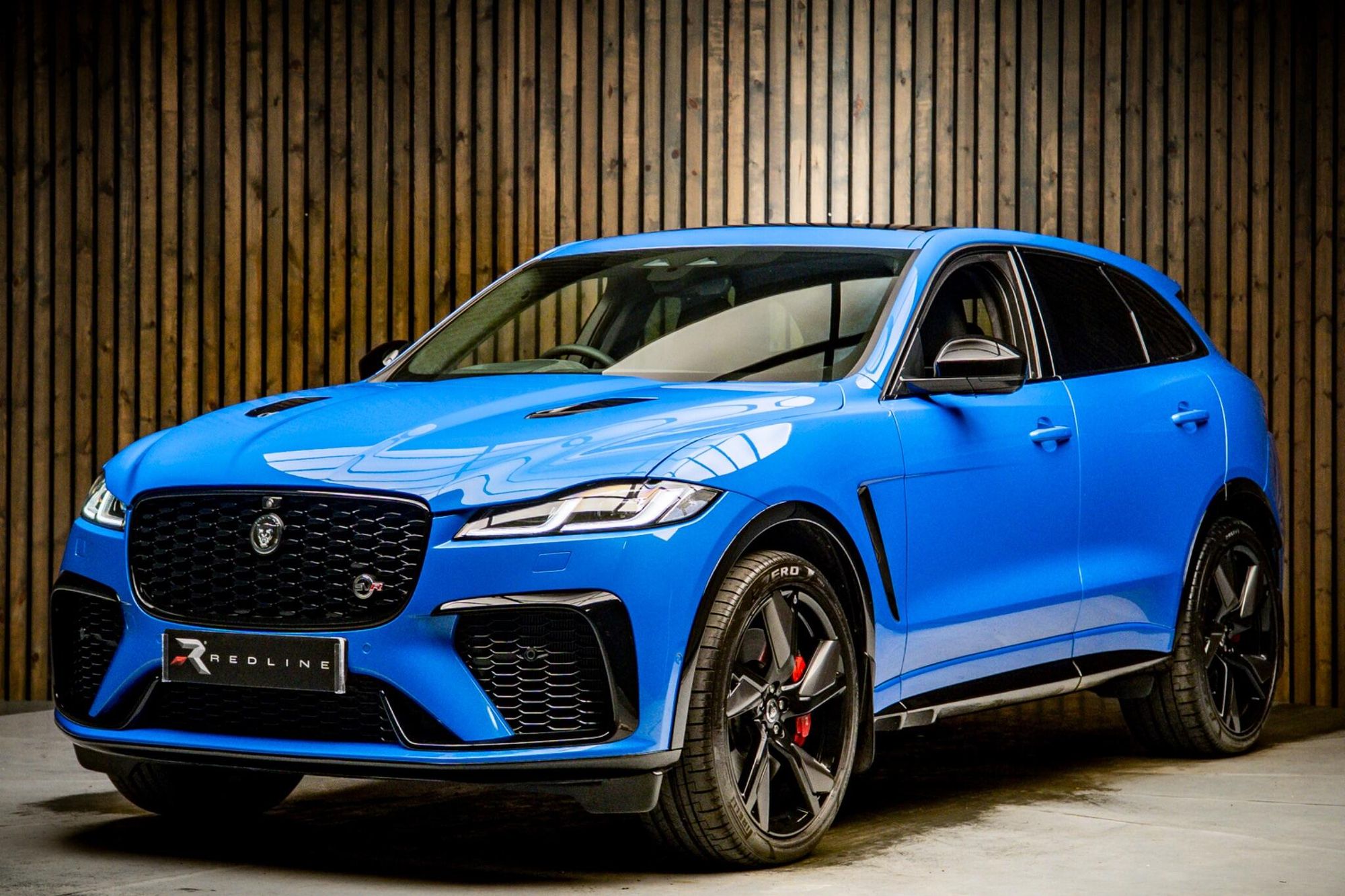 JAGUAR F-PACE ESTATE 5.0 V8 550 SVR 5dr Auto AWD for sale UK - Slide 8