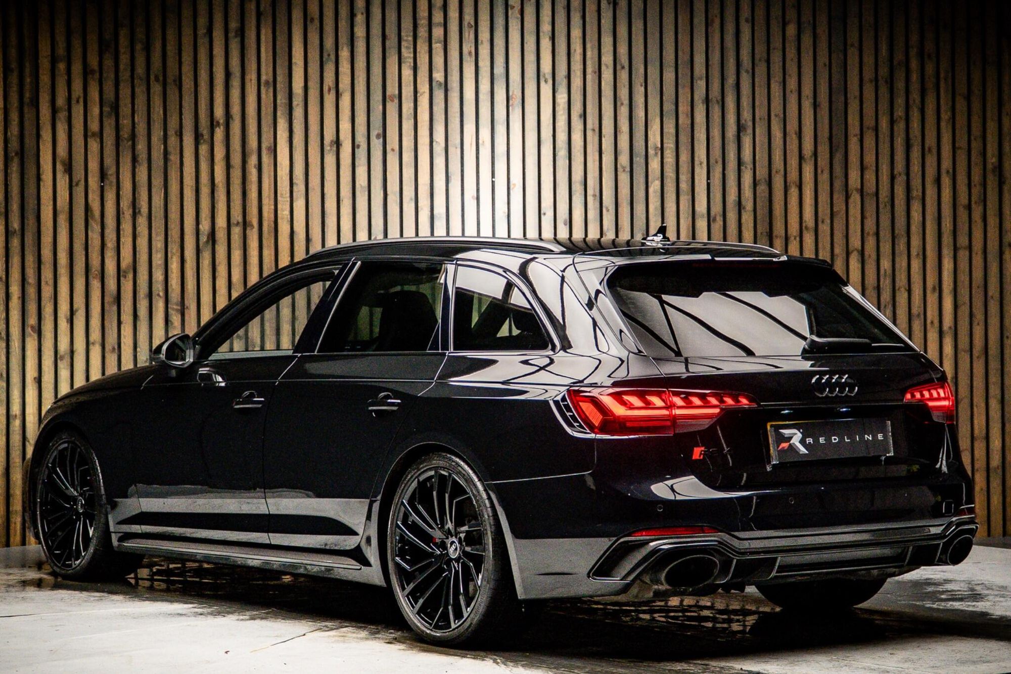 AUDI RS4 RS 4 AVANT RS 4 TFSI Quattro Carbon Black 5dr Tiptronic for sale UK - Slide 3