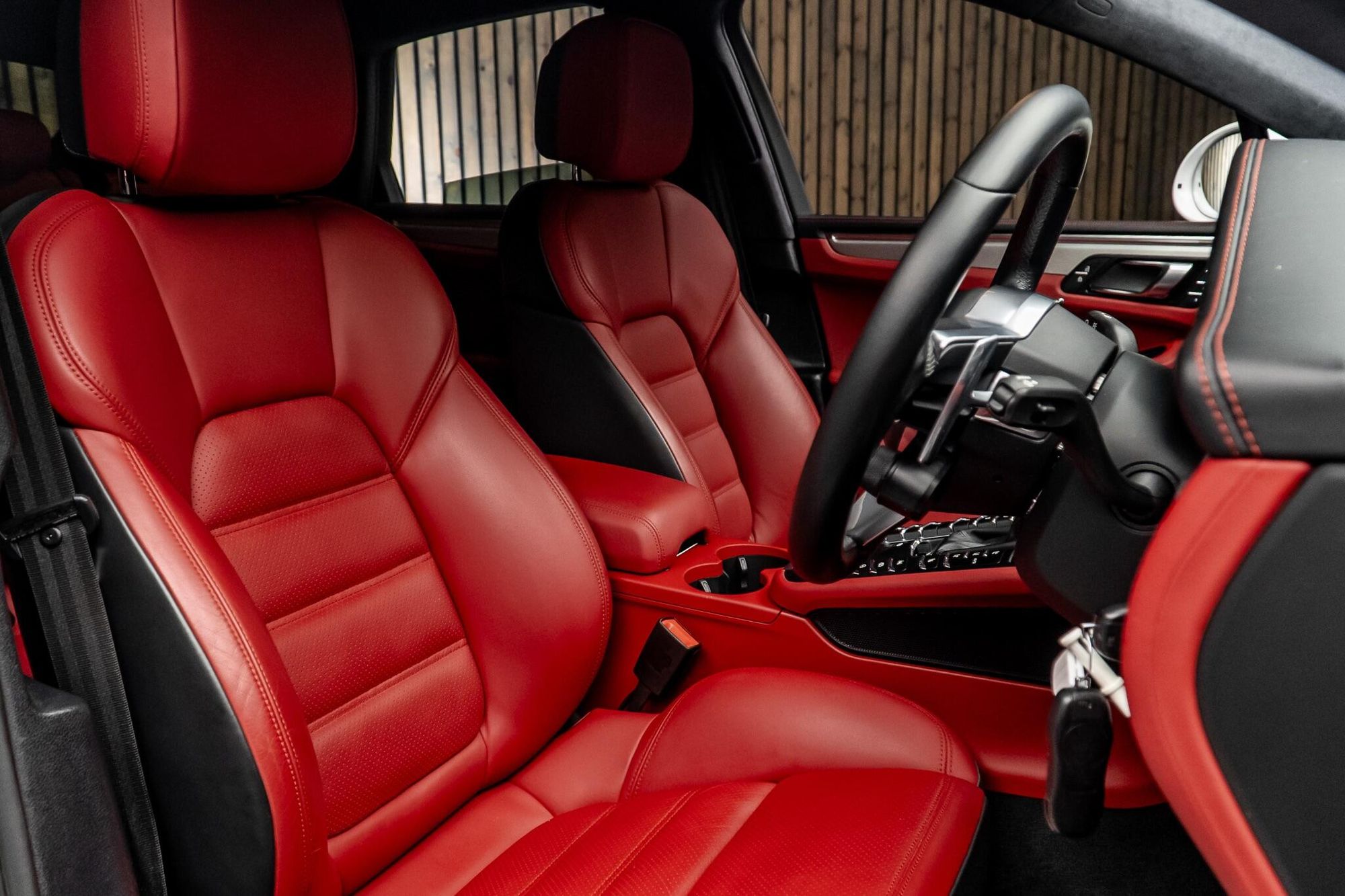 PORSCHE MACAN ESTATE Turbo 5dr PDK for sale UK - Slide 2