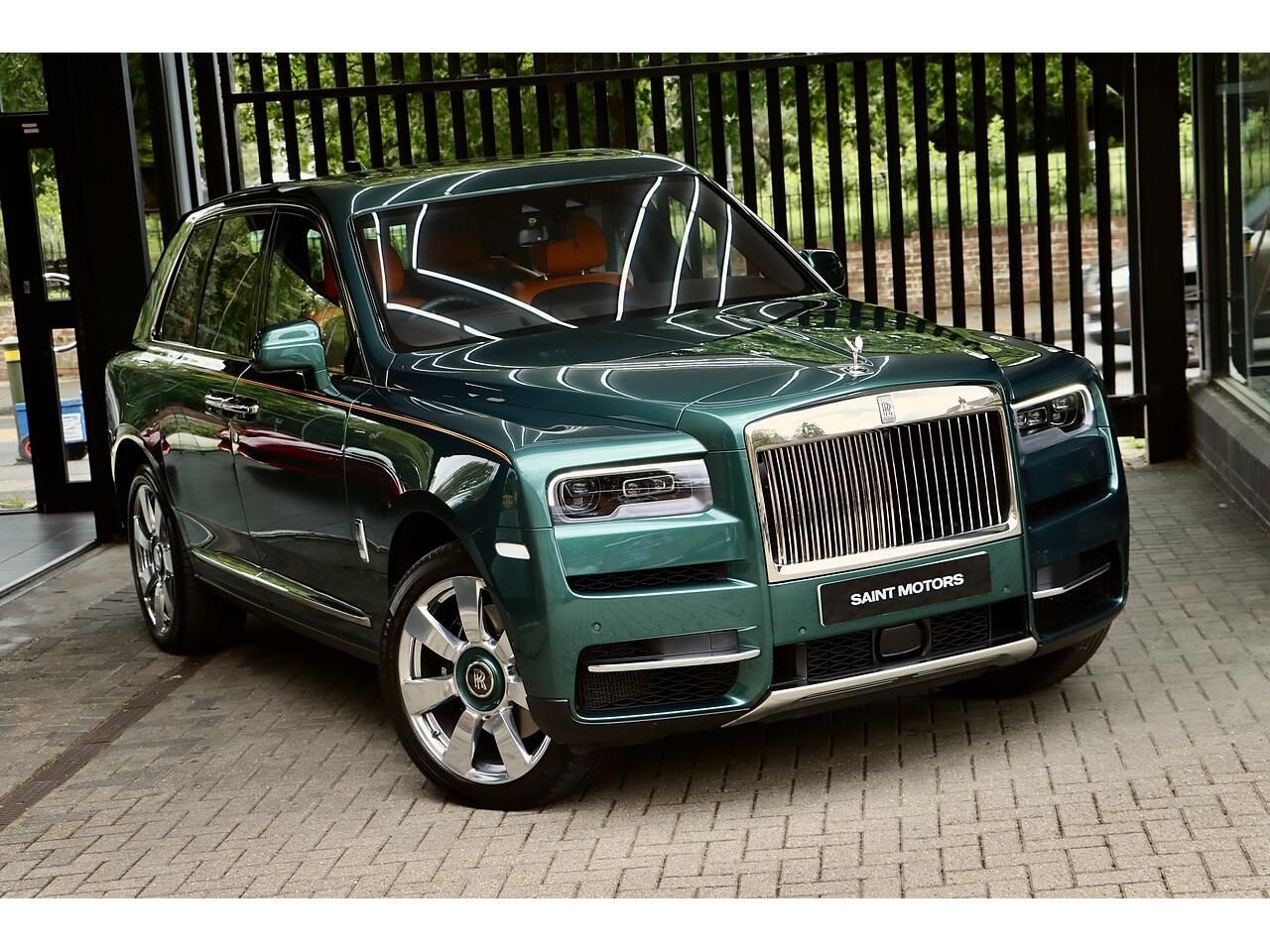 ROLLS-ROYCE CULLINAN ESTATE 5dr Auto for sale UK - Slide 6