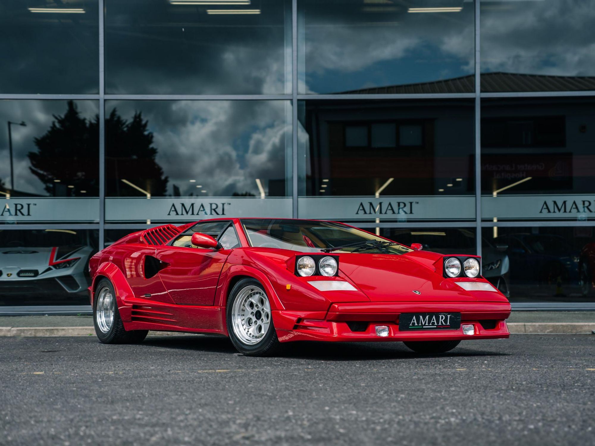 LAMBORGHINI COUNTACH COUPE 5.2 Anniversary 2dr for sale UK - Slide 3