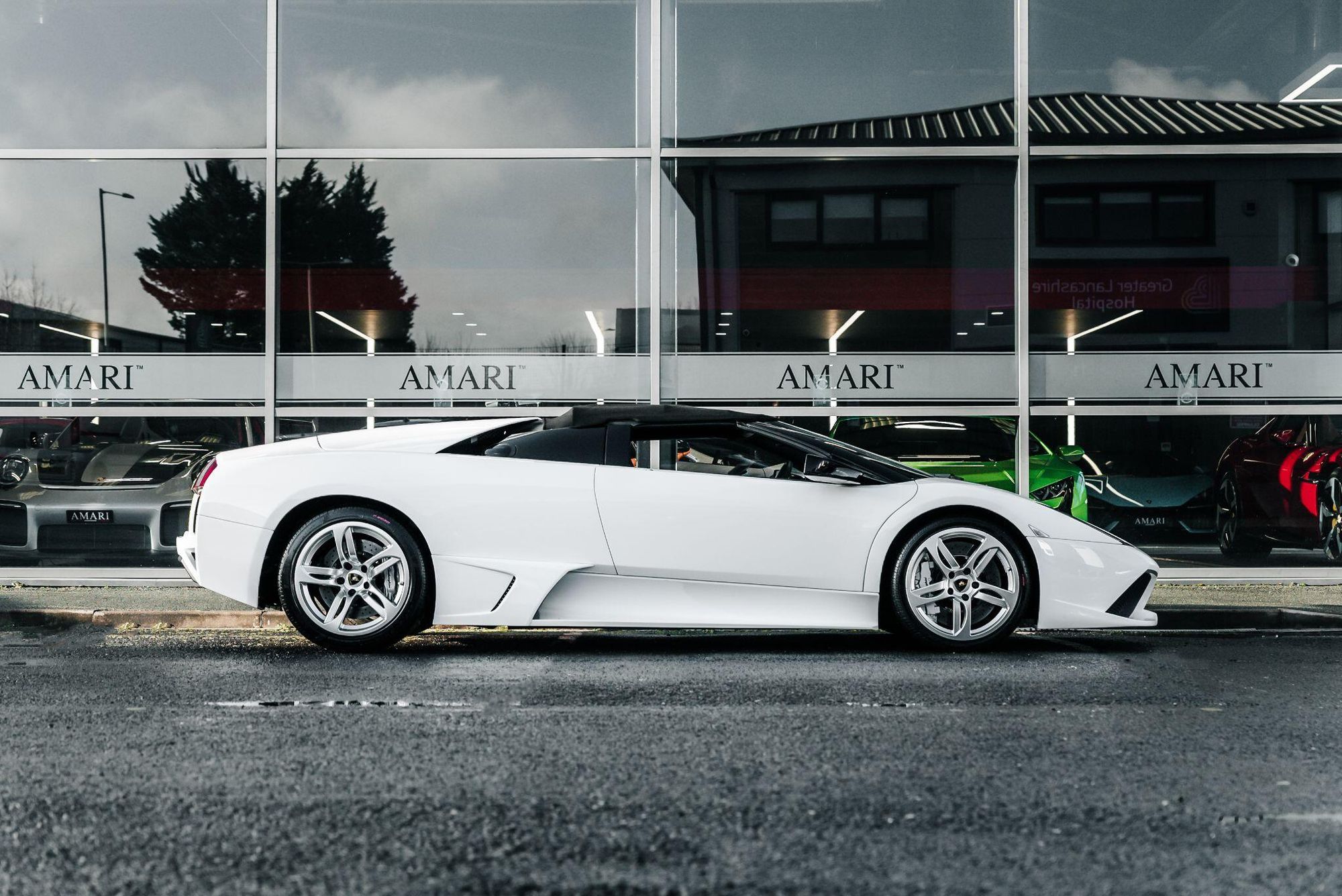 LAMBORGHINI MURCIELAGO ROADSTER LP 640 2dr for sale UK - Slide 5