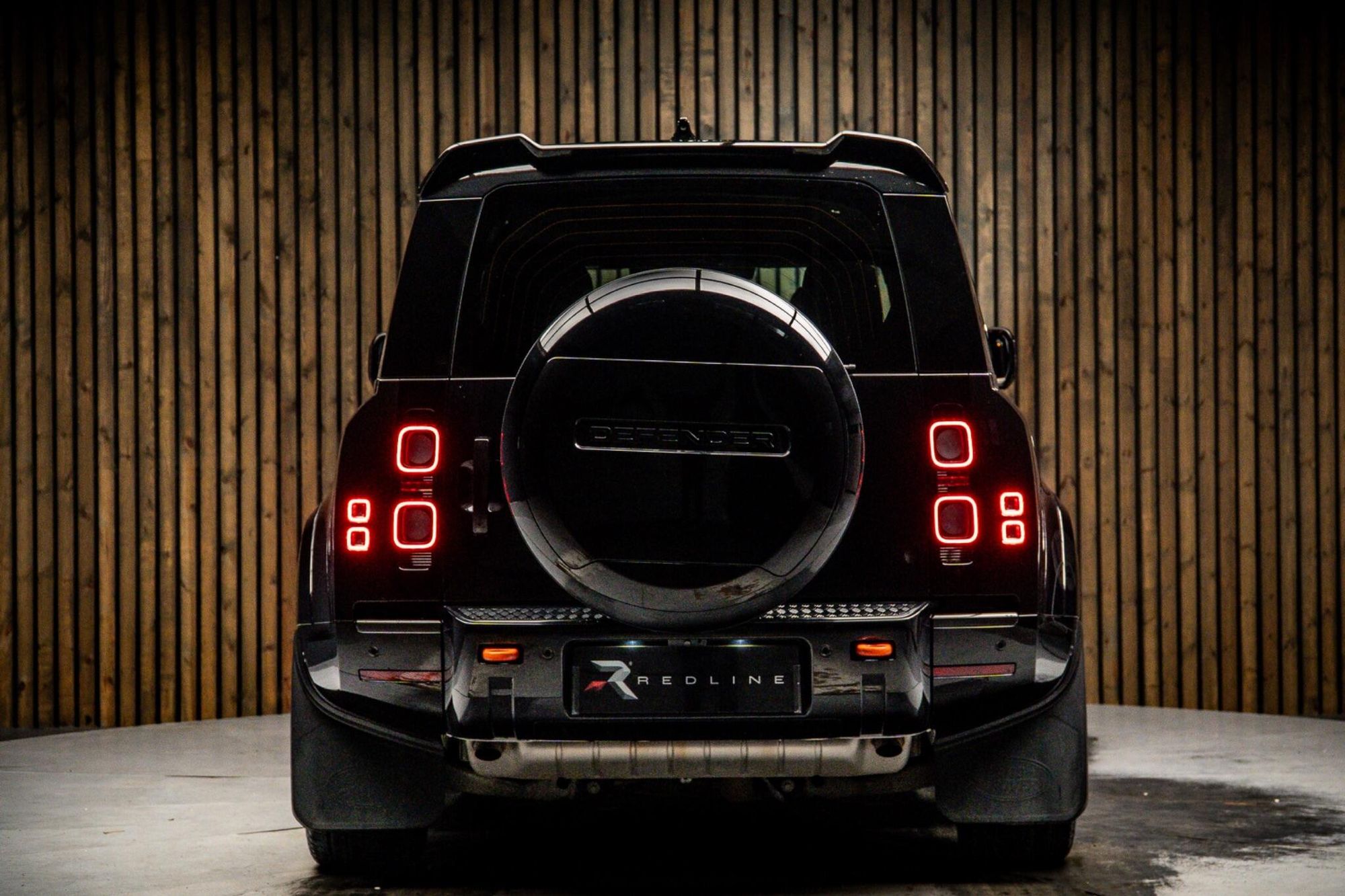 LAND ROVER DEFENDER ESTATE 3.0 P400 X 110 5dr Auto for sale UK - Slide 6