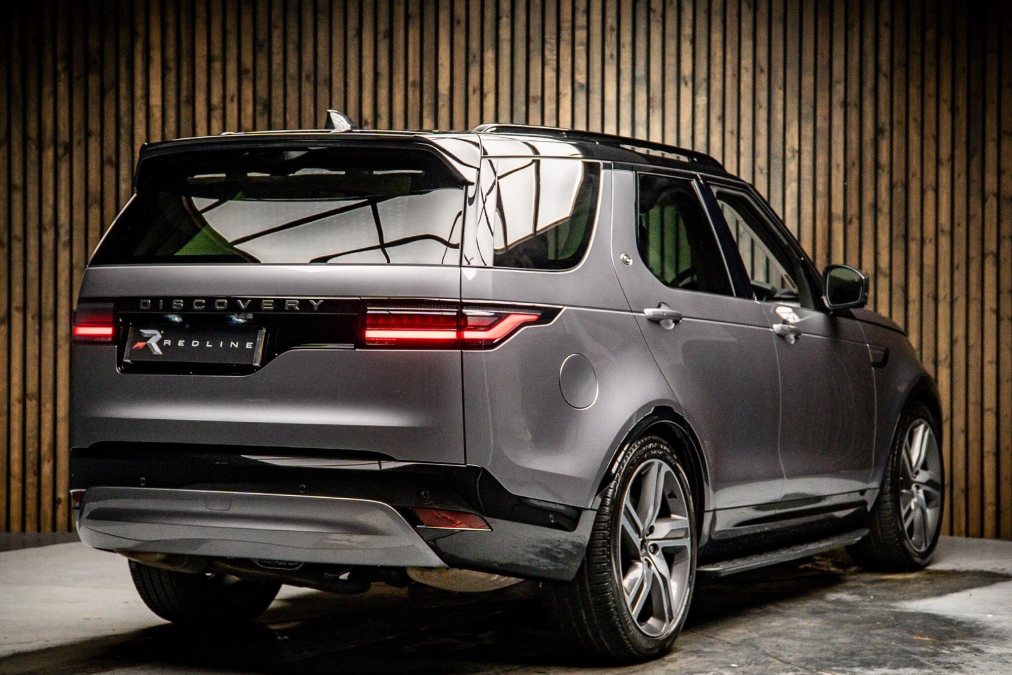 LAND ROVER DISCOVERY DIESEL SW 3.0 D350 Dynamic HSE 5dr Auto for sale UK - Slide 4