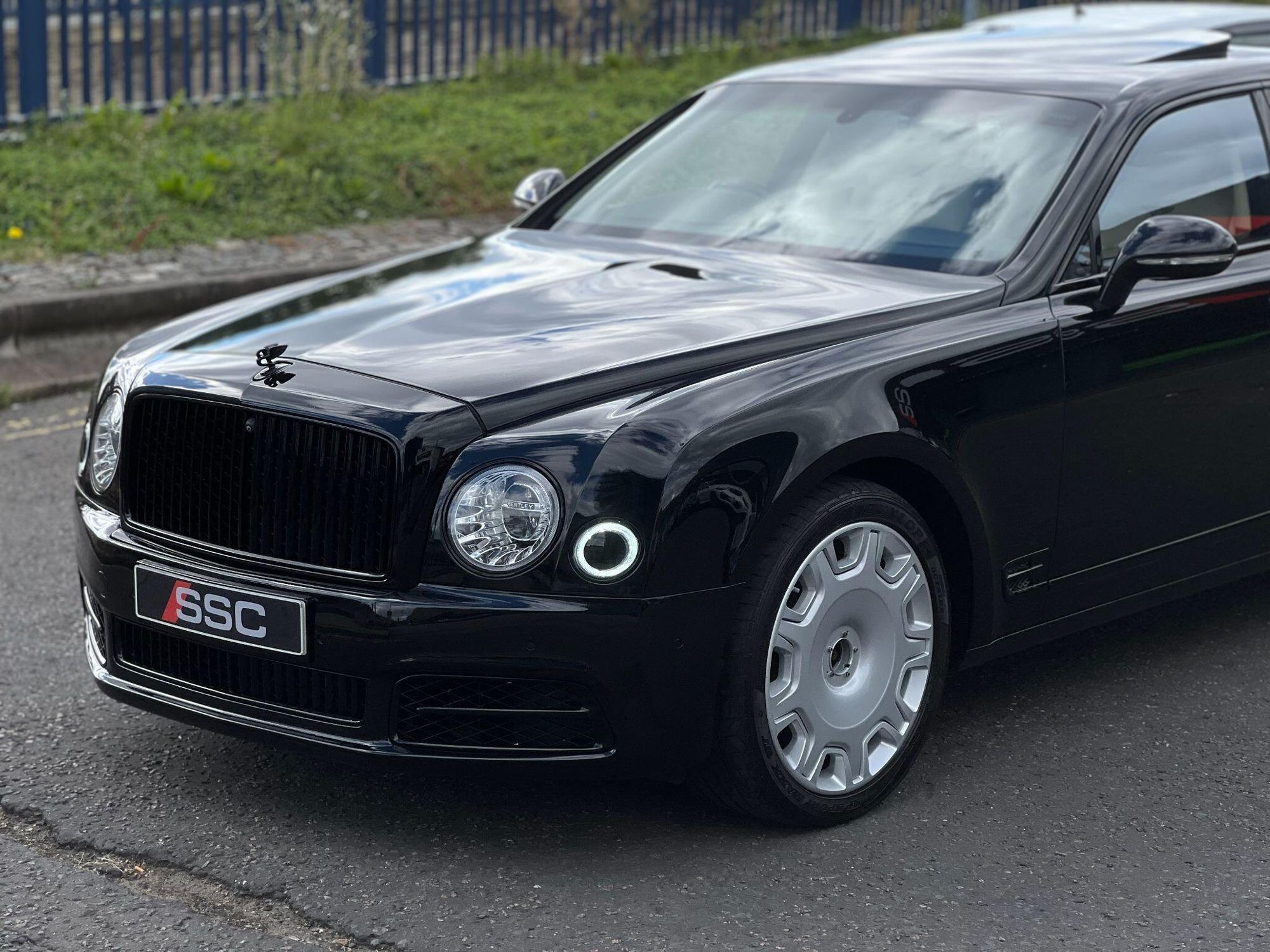 BENTLEY MULSANNE SALOON 6.8 V8 4dr Auto for sale UK - Slide 7