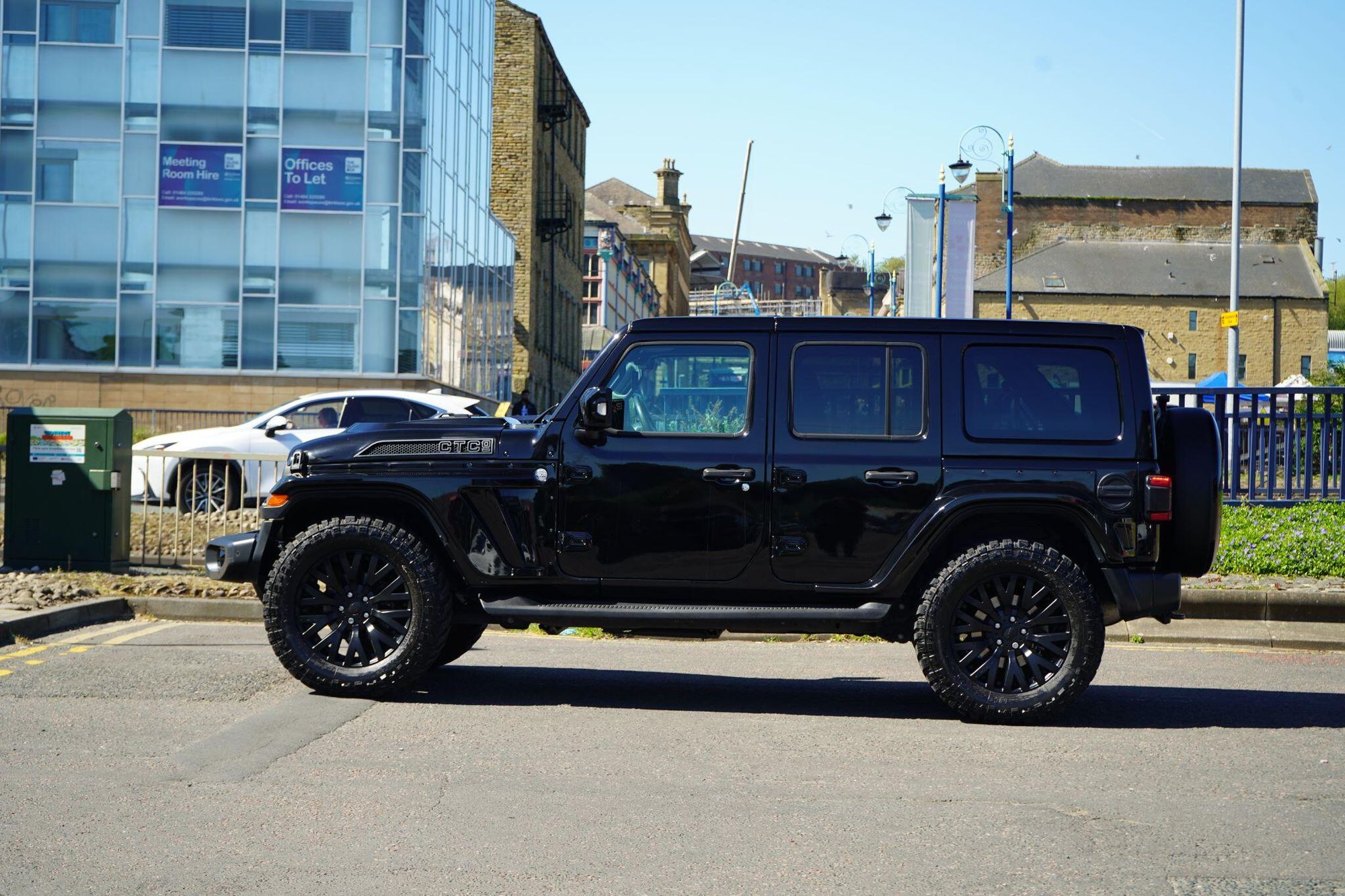JEEP WRANGLER HARD TOP 2.0 GME Overland 4dr Auto8 for sale UK - Slide 8