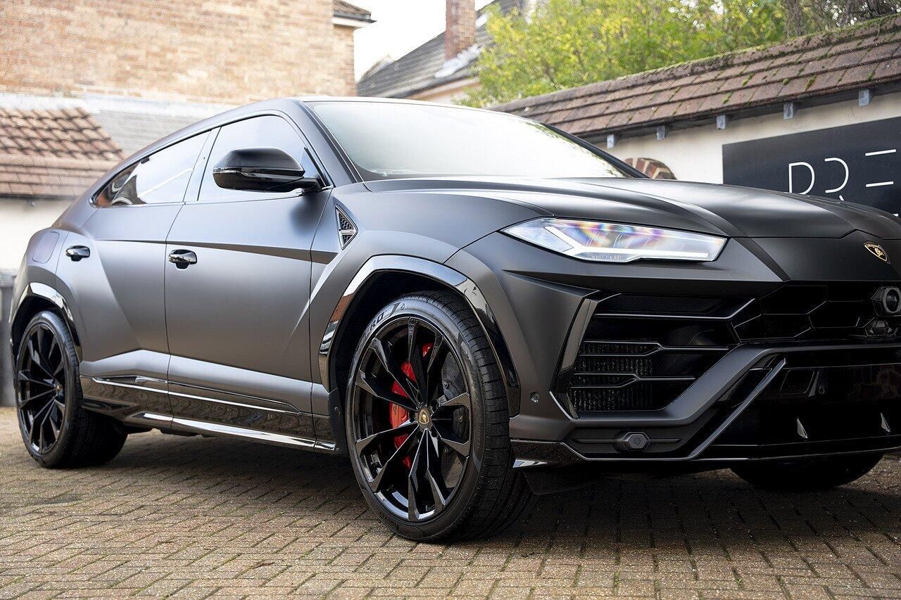 LAMBORGHINI URUS ESTATE 4.0T FSI V8 5dr Auto for sale UK - Slide 7