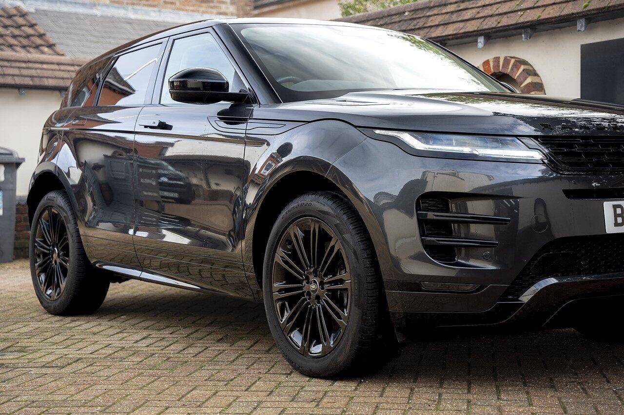 LAND ROVER RANGE ROVER EVOQUE HATCHBACK 1.5 P300e Dynamic HSE 5dr Auto for sale UK - Slide 6