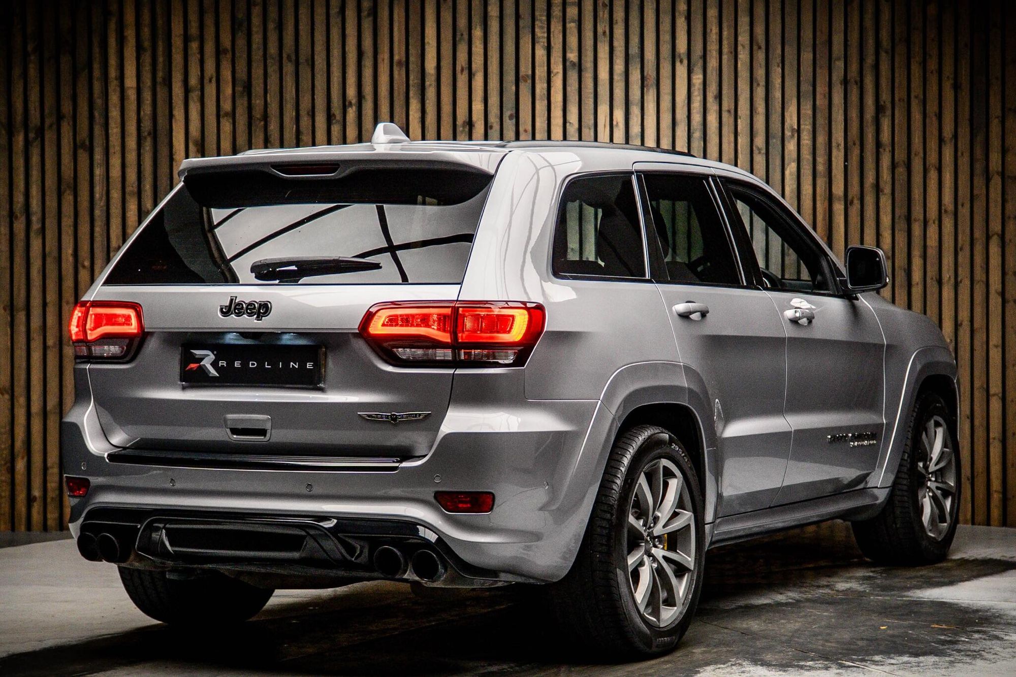 JEEP GRAND CHEROKEE SW SPECIAL EDITION 6.2 V8 HEMI Supercharged Trackhawk 5dr Auto for sale UK - Slide 4